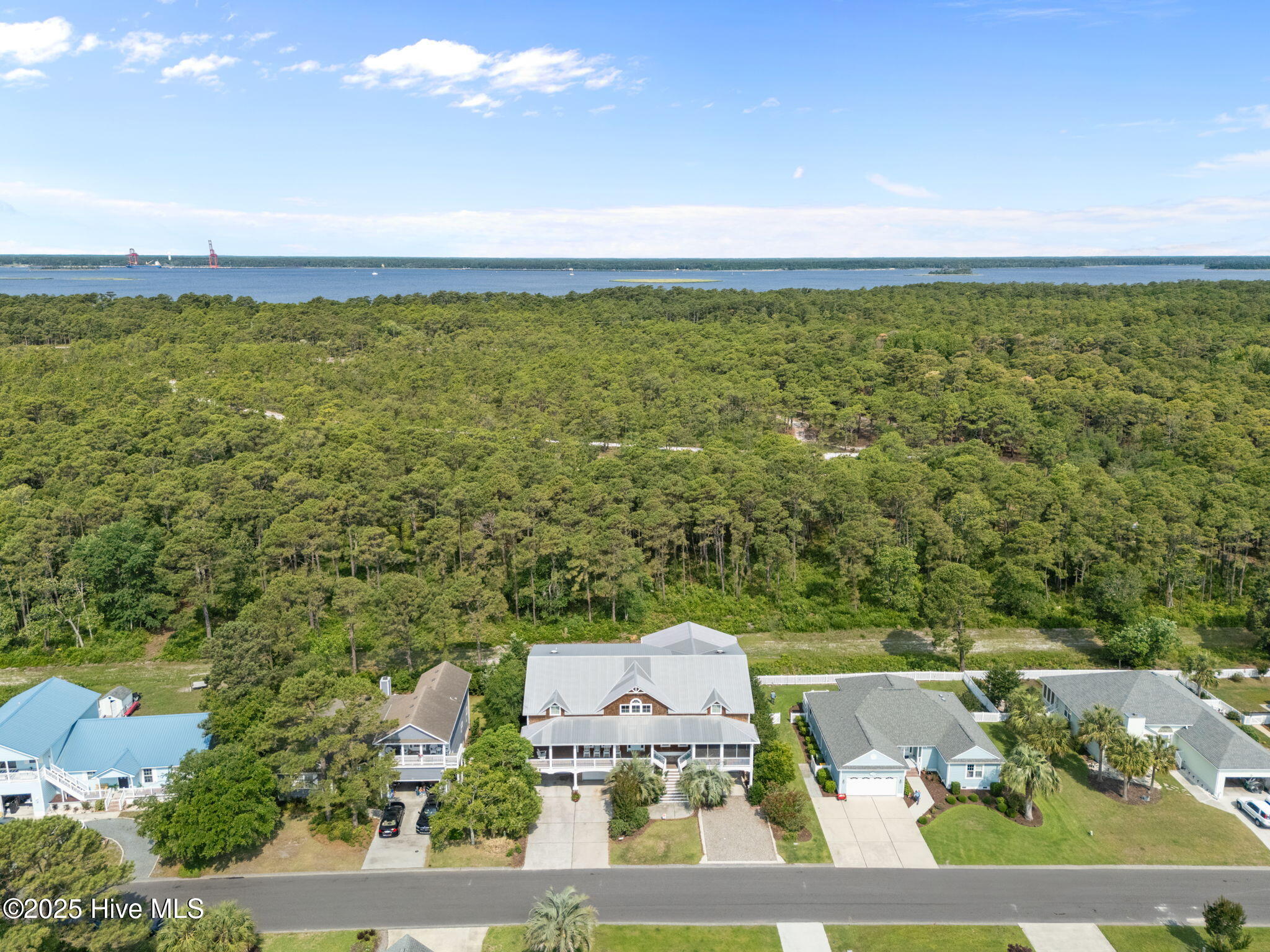 100513091 | Photo 49