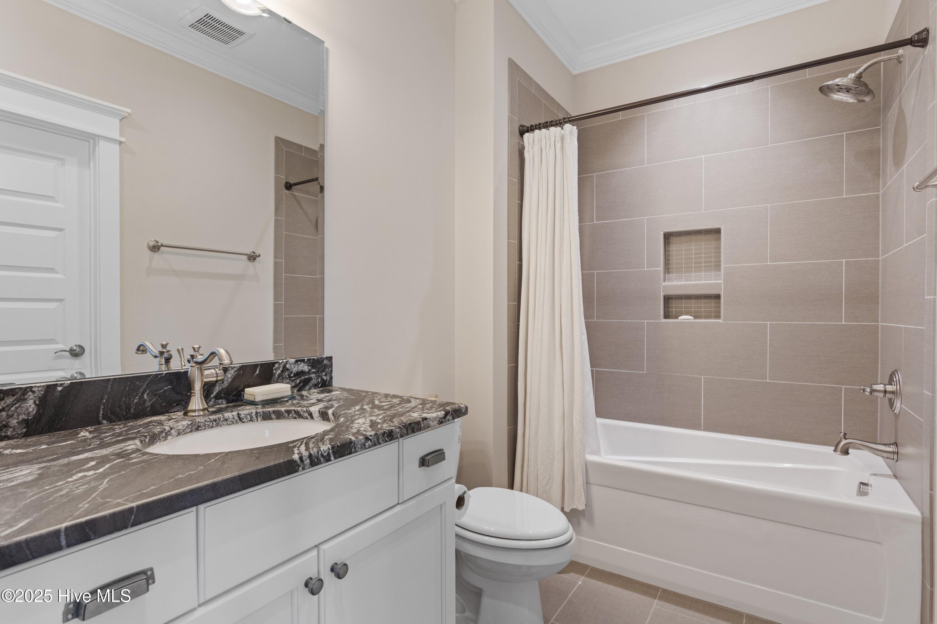 100507237 | Photo 13