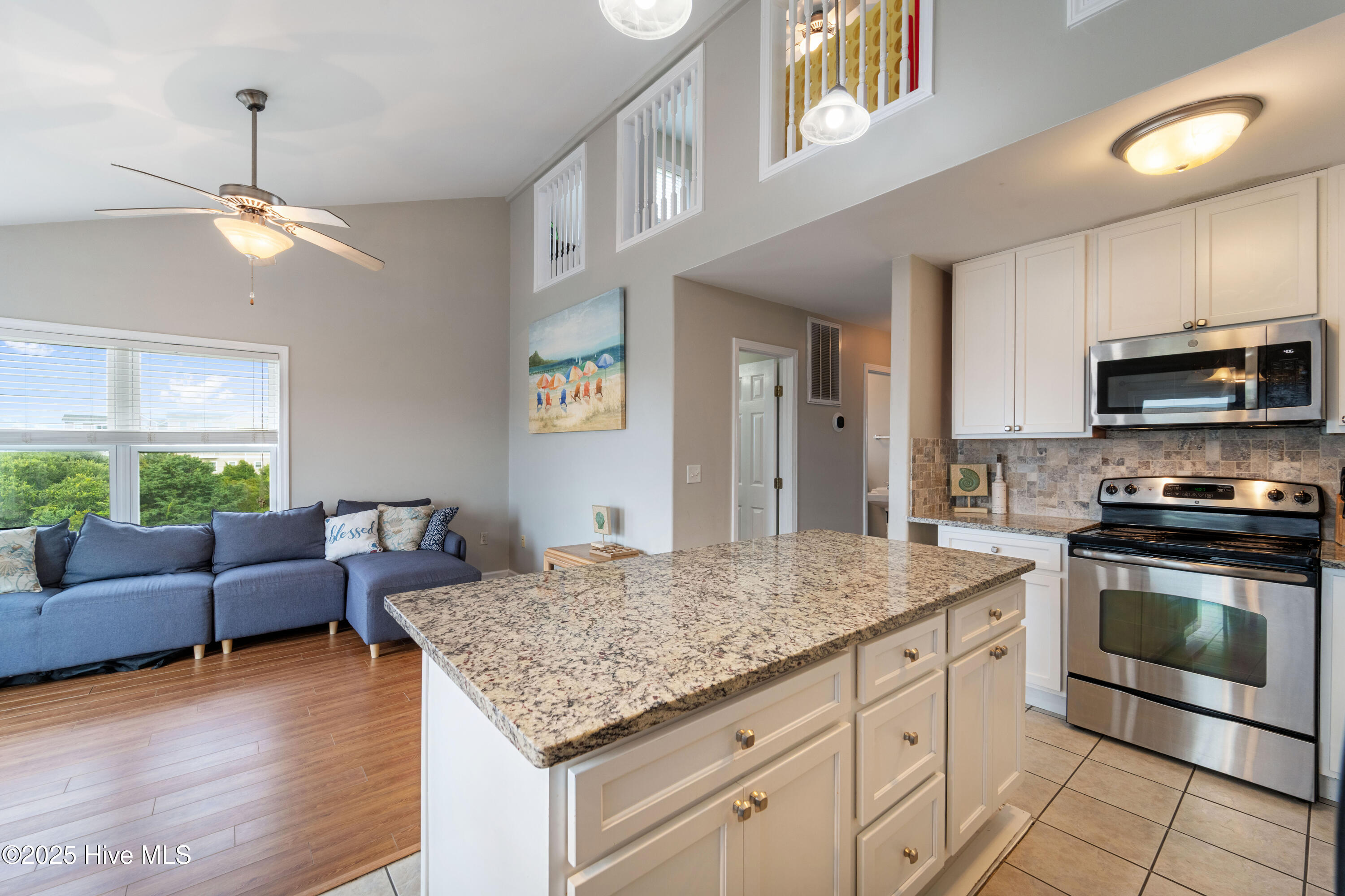 100533814 | Photo 122