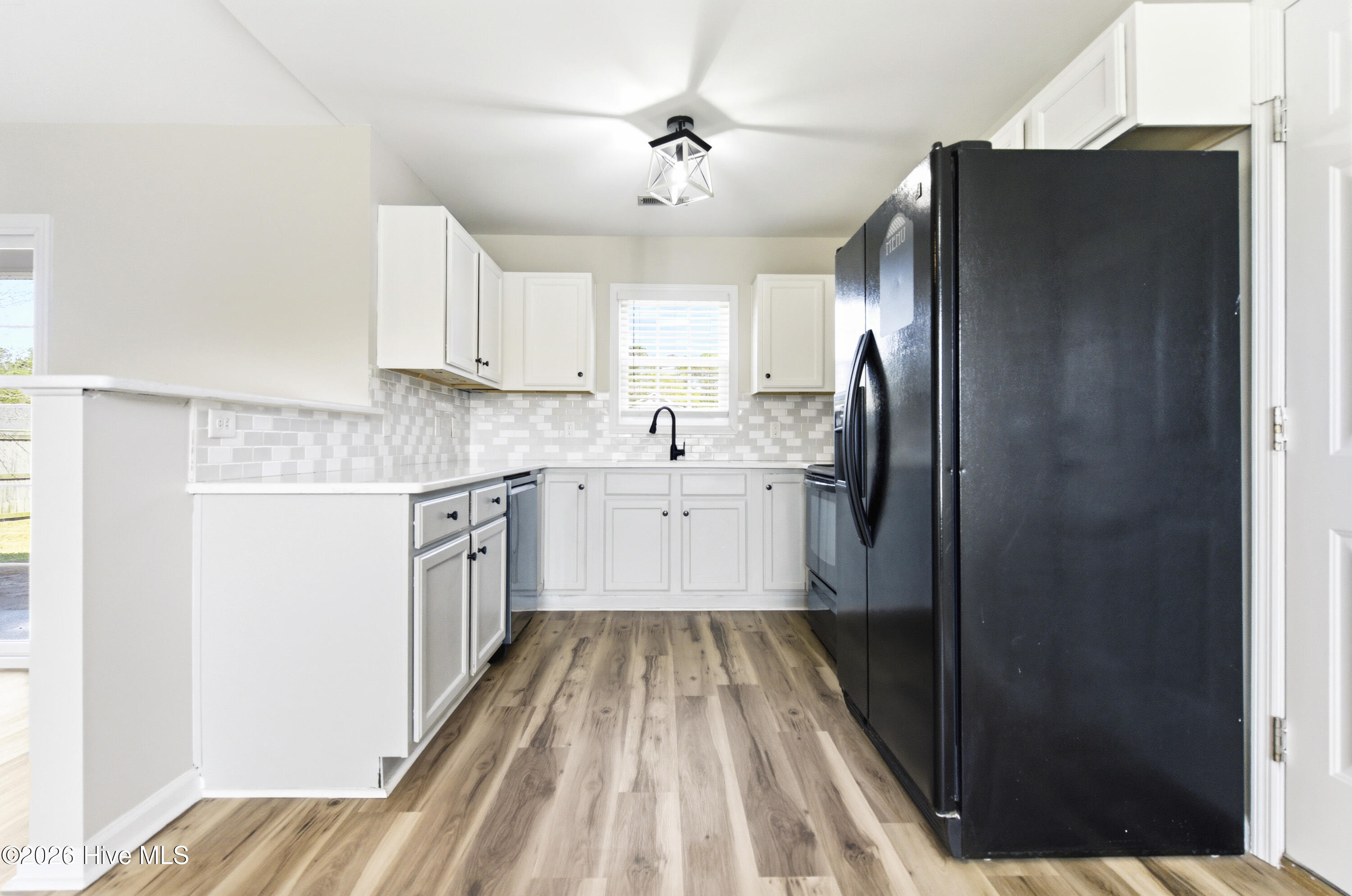 100564497 | Photo 11