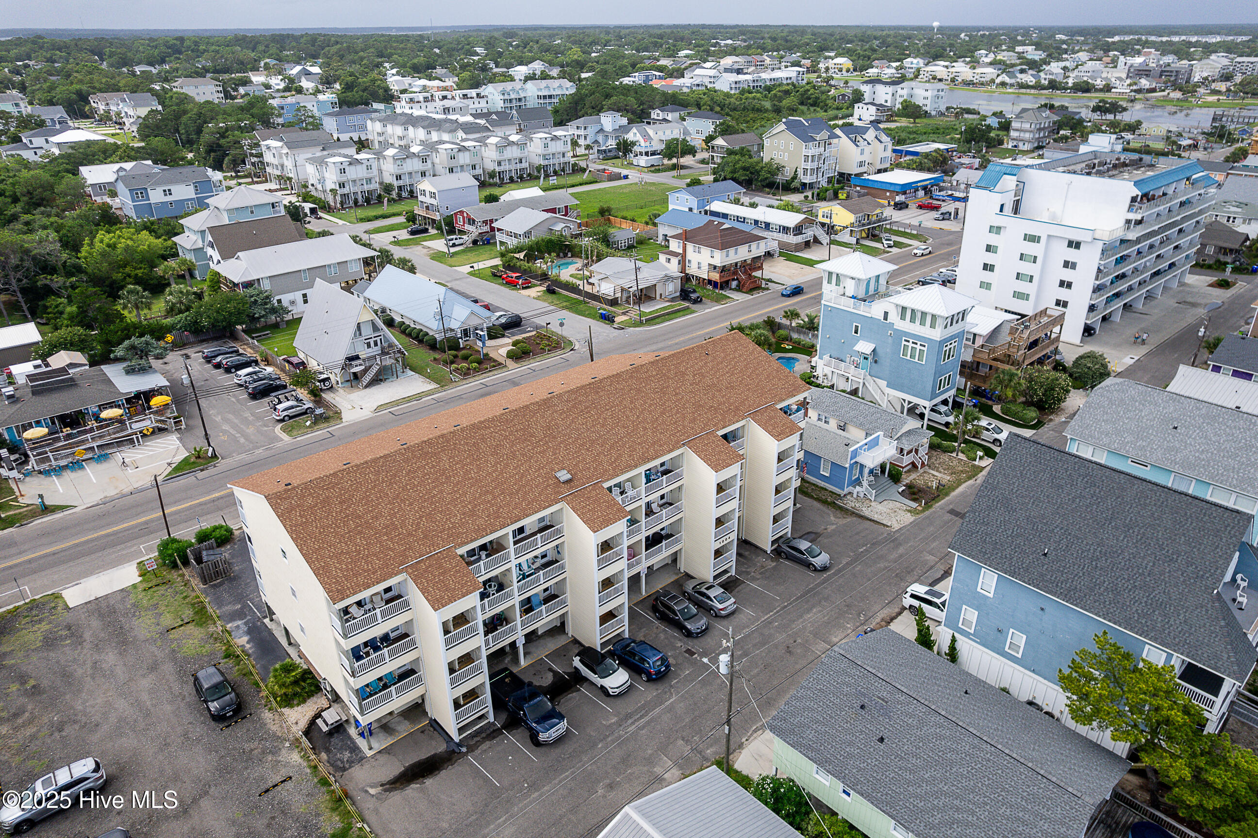 100514890 | Photo 26