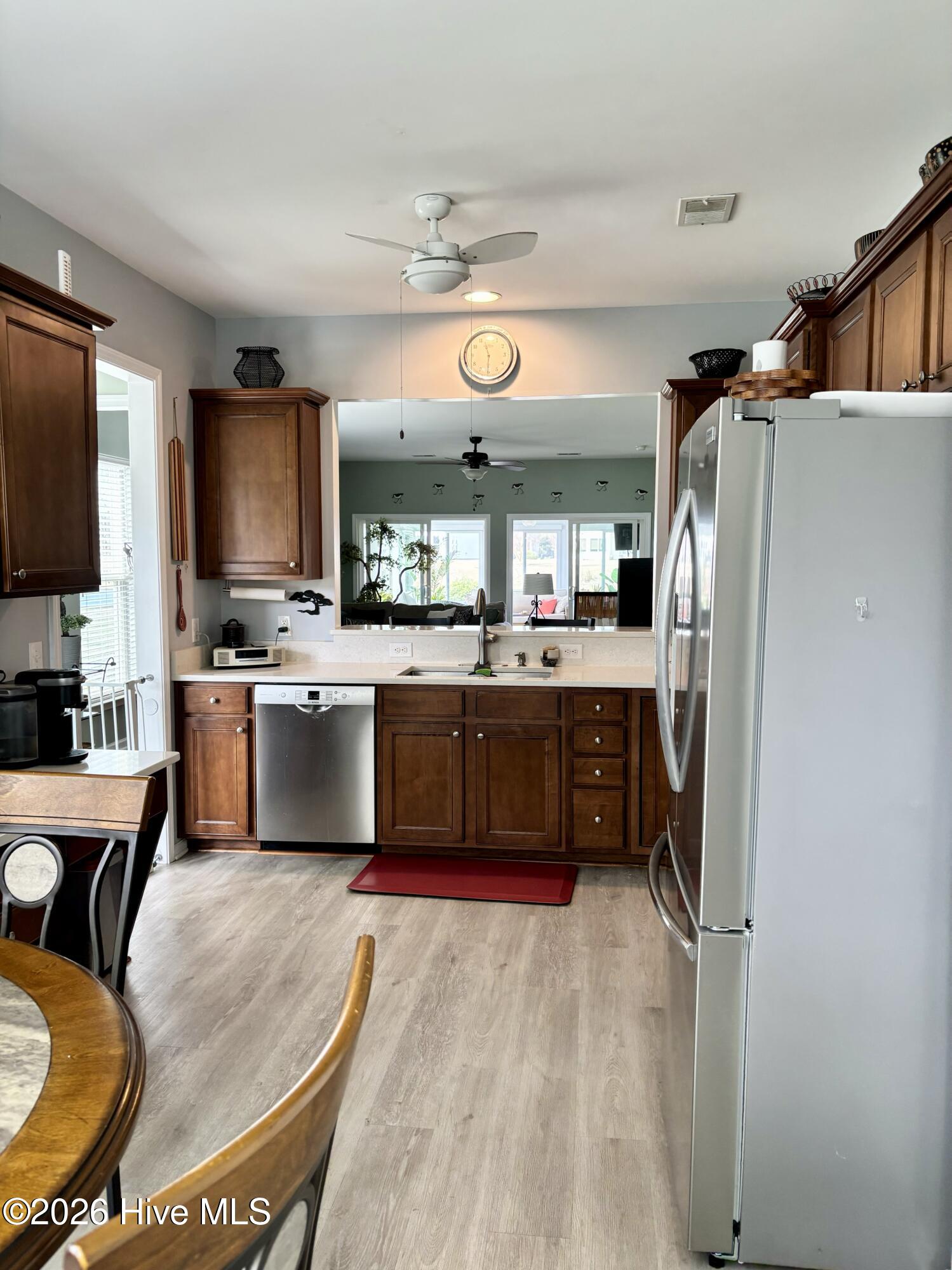 100557394 | Photo 23