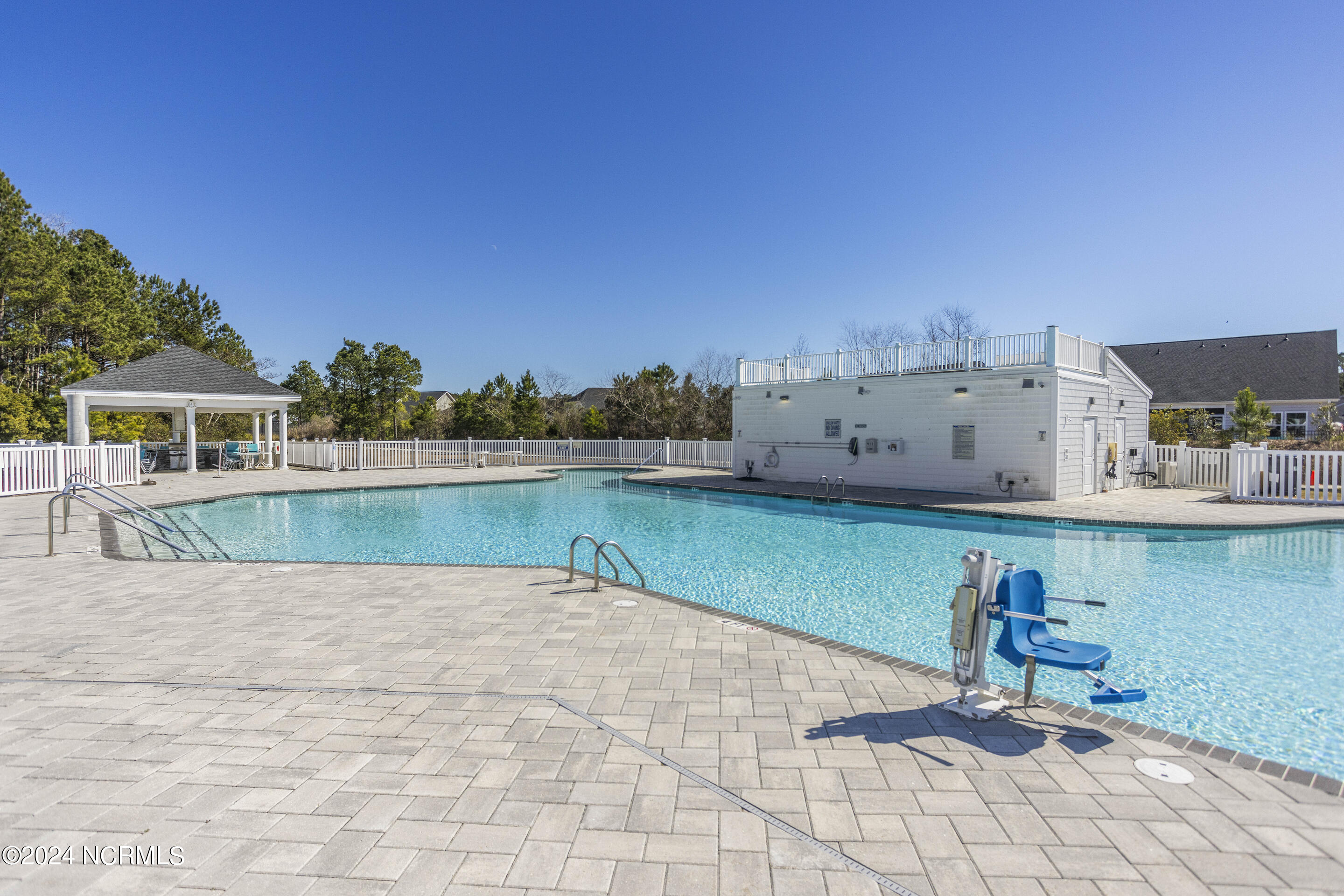 100461581 | Photo 33