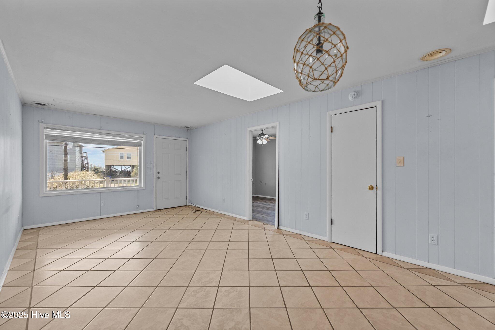 100555886 | Photo 35