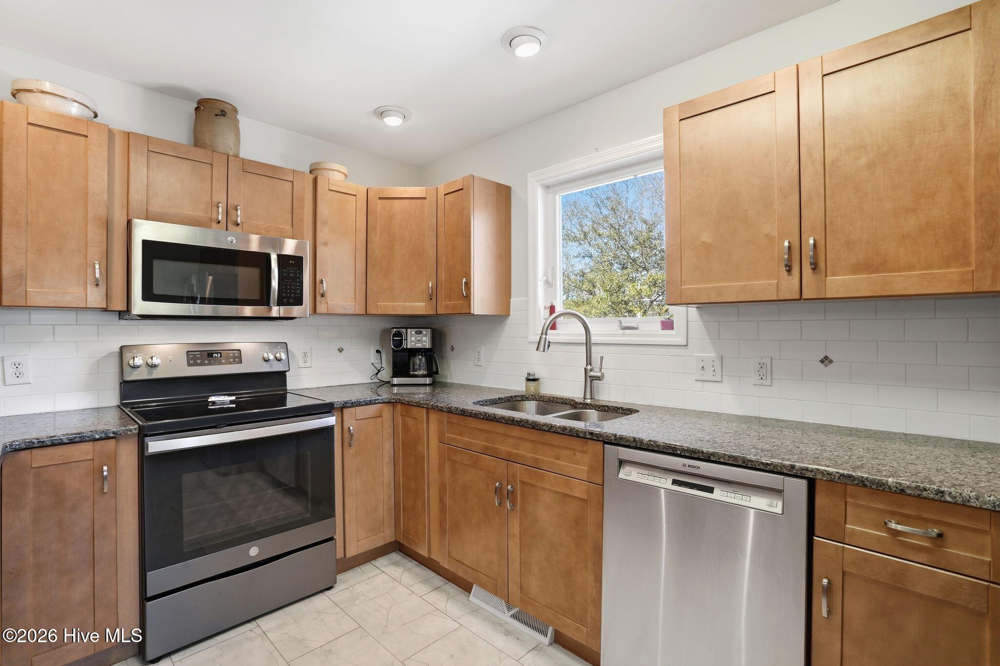 100555111 | Photo 47