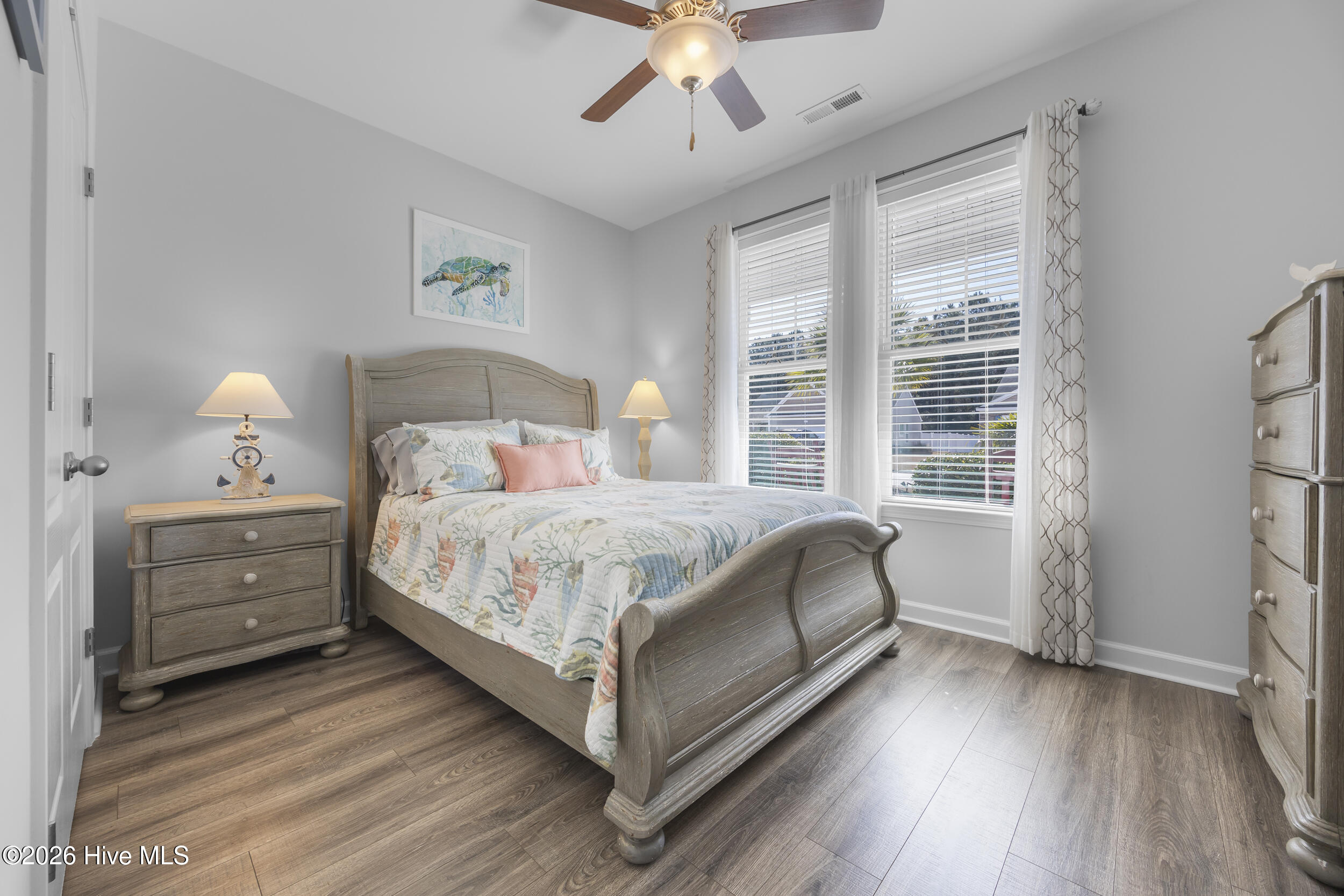 100551713 | Photo 23