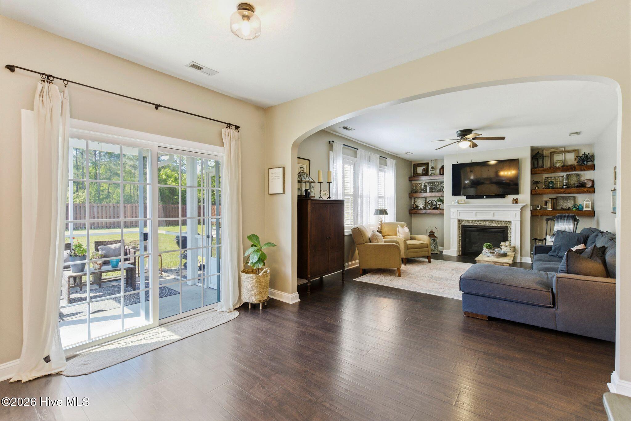 100568404 | Photo 21