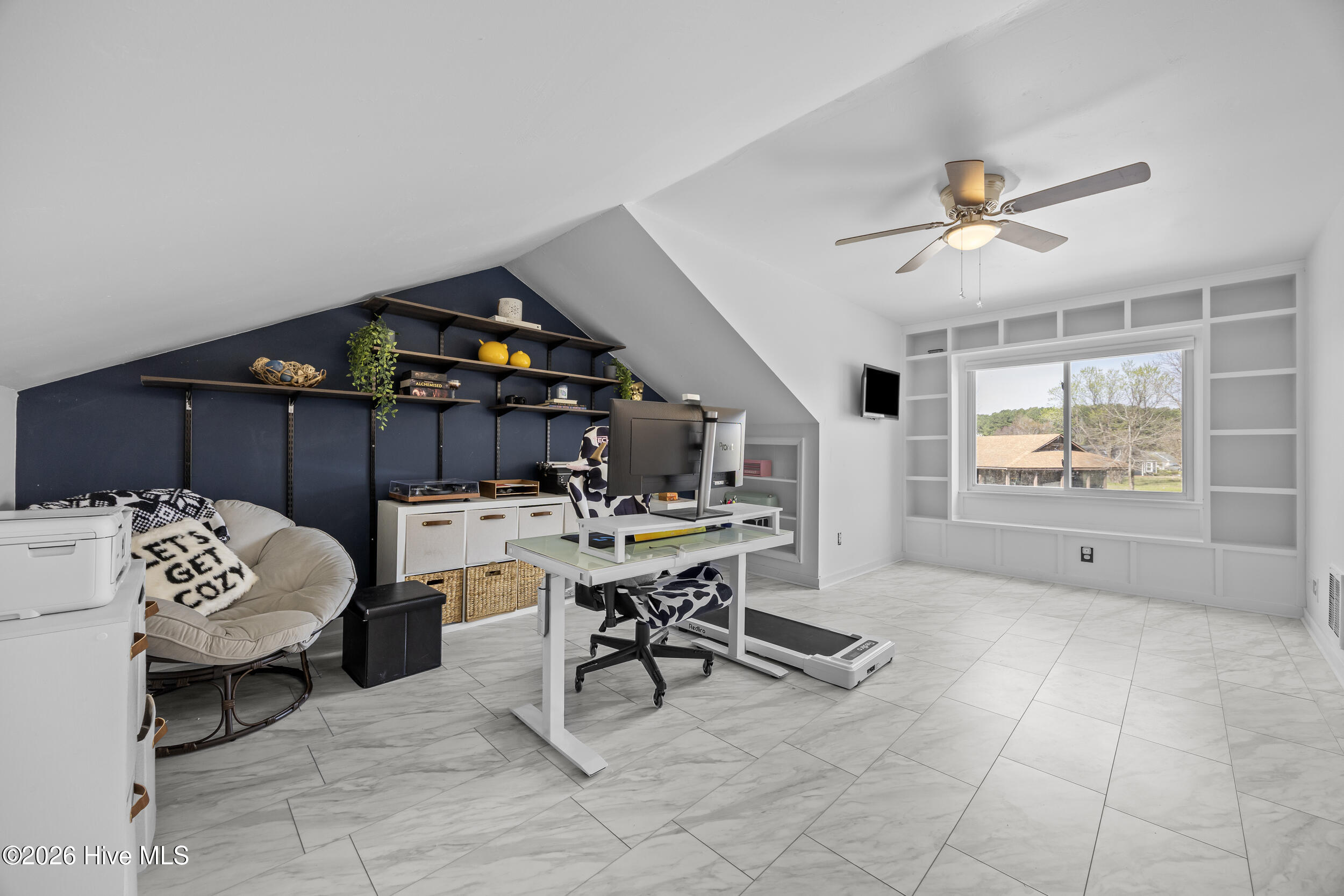 100560649 | Photo 20