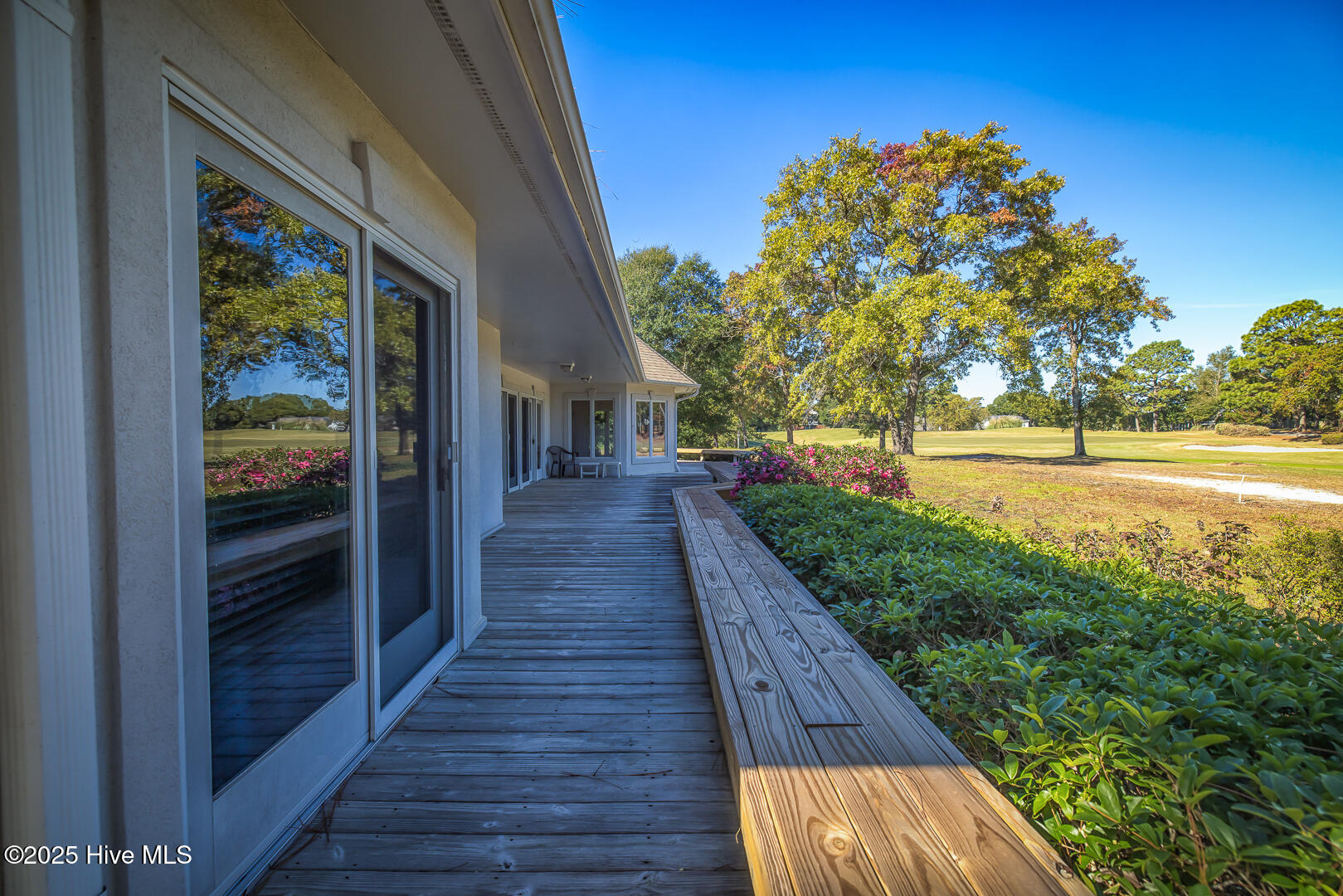 100544810 | Photo 37