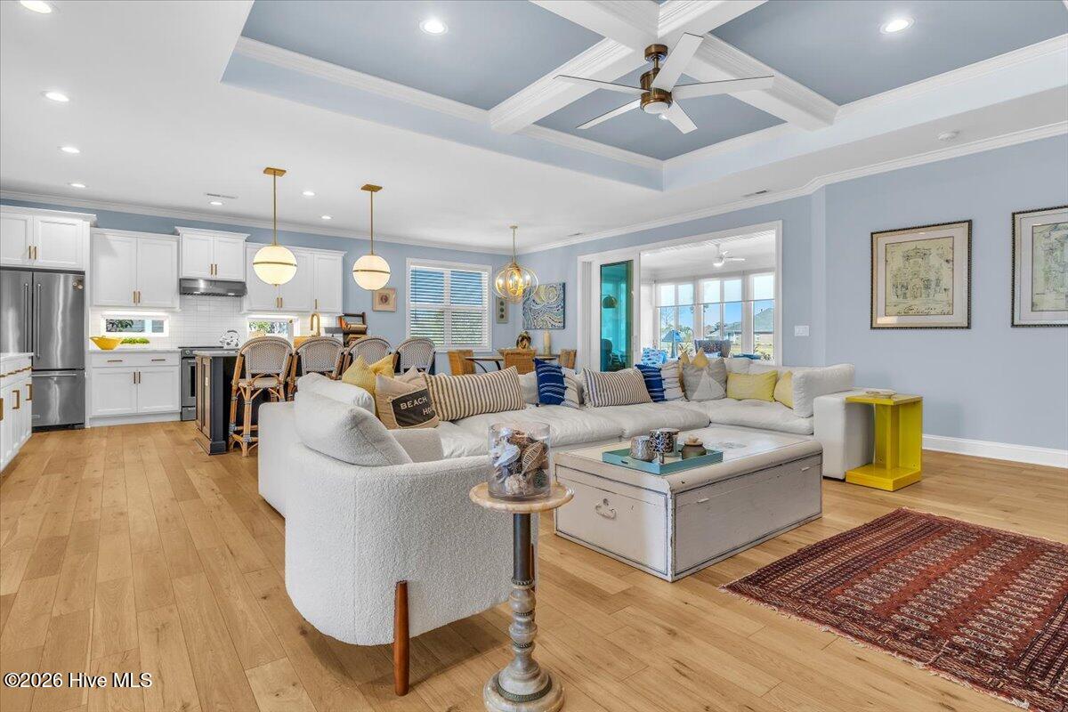 100562728 | Photo 12