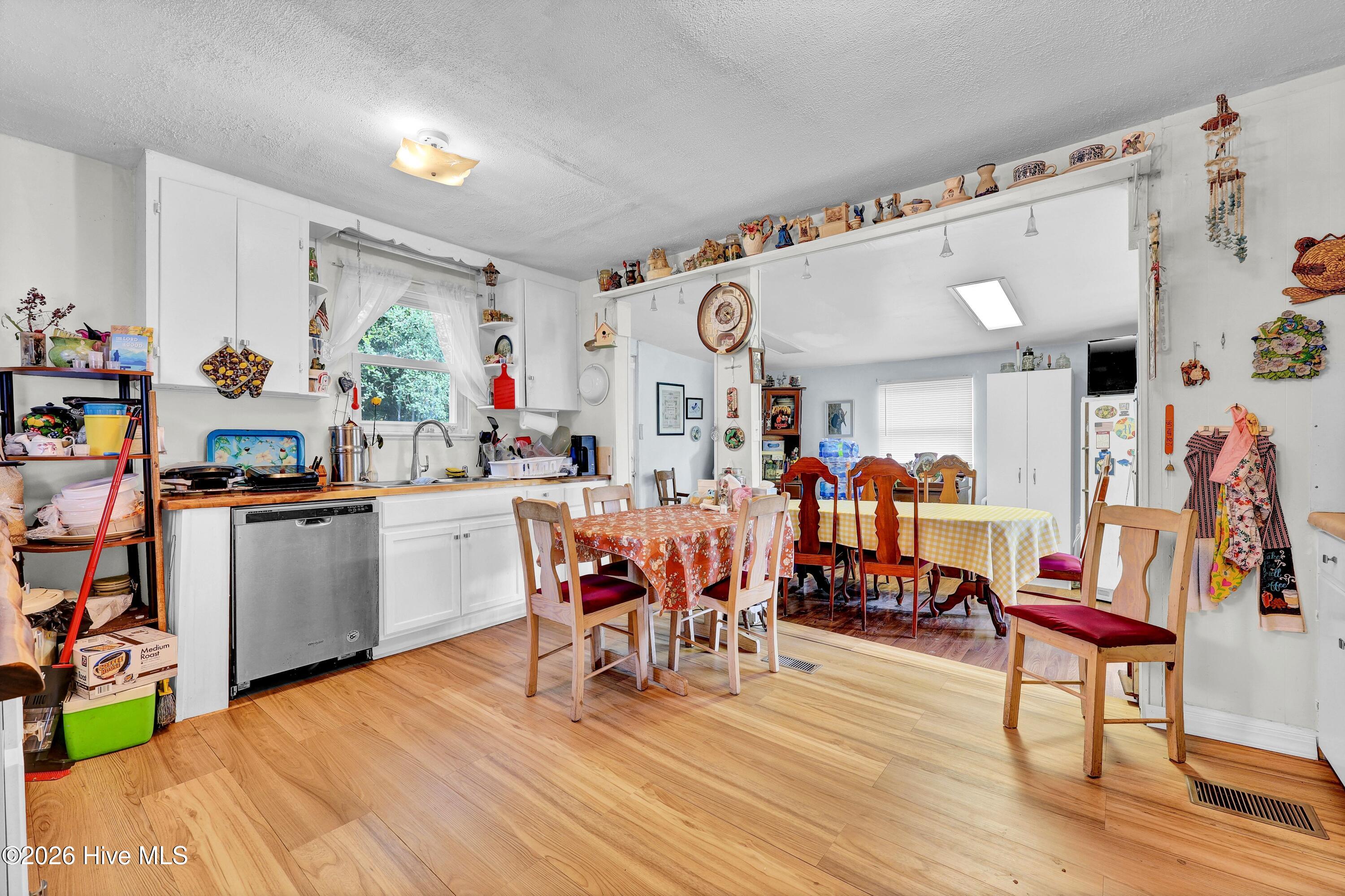 100569876 | Photo 20