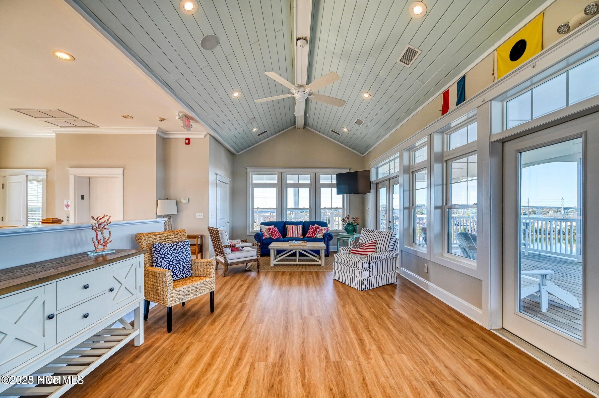 100514577 | Photo 37