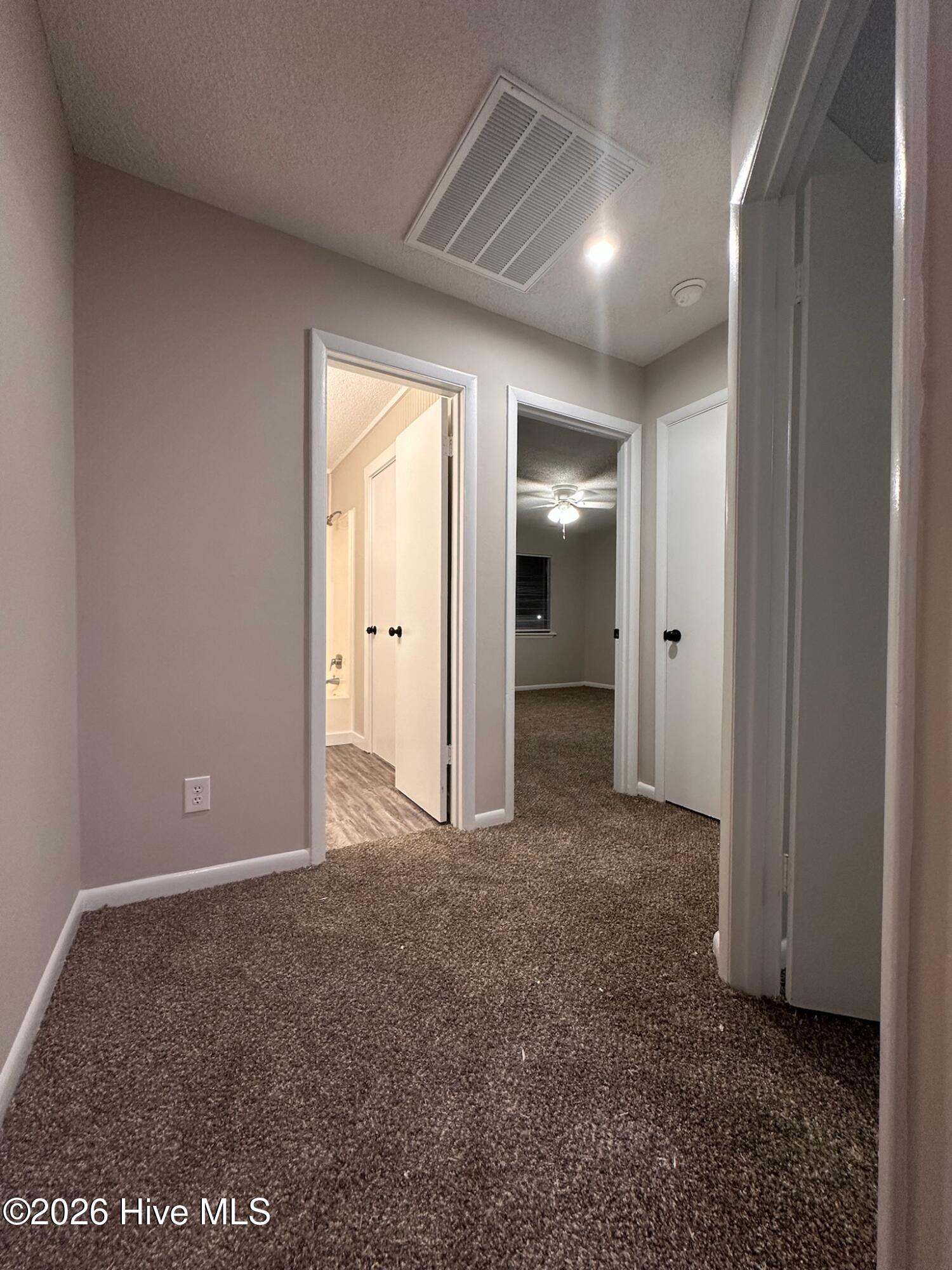 100550435 | Photo 16