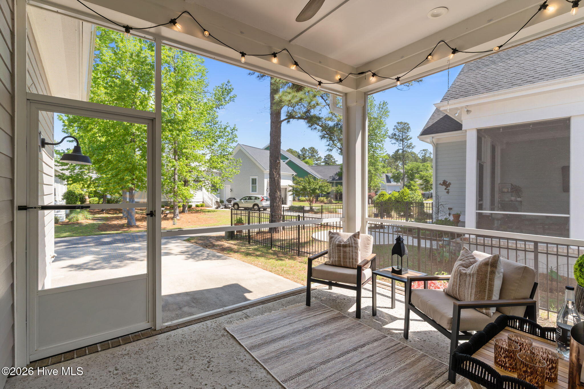 100568555 | Photo 30