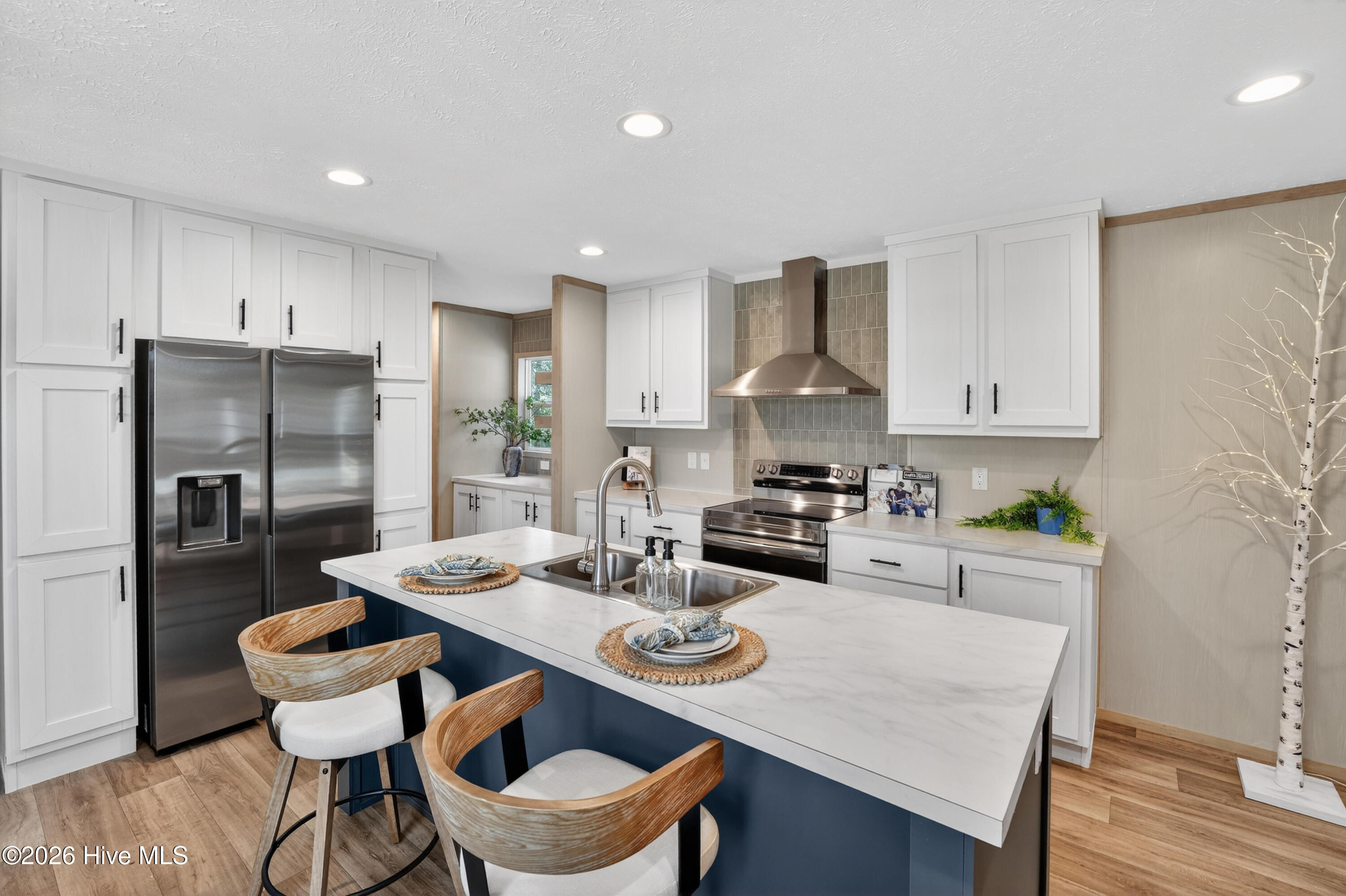 100560207 | Photo 22