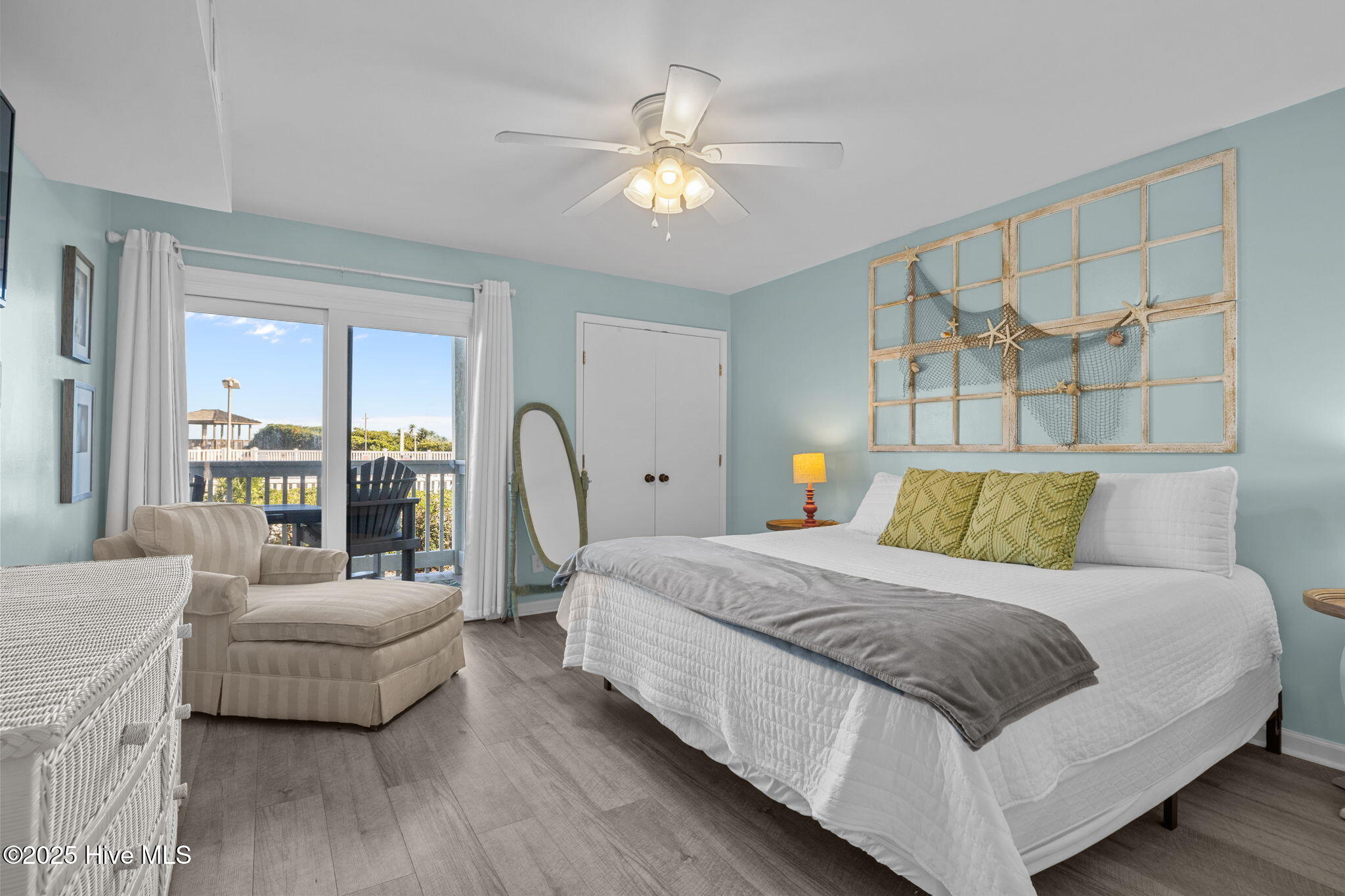 100536863 | Photo 18