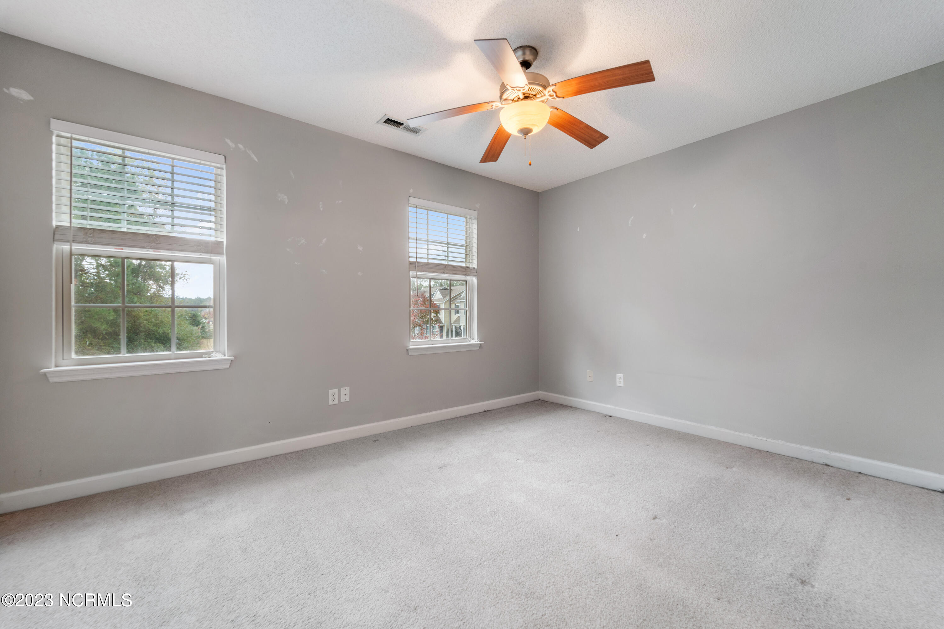 100558627 | Photo 12