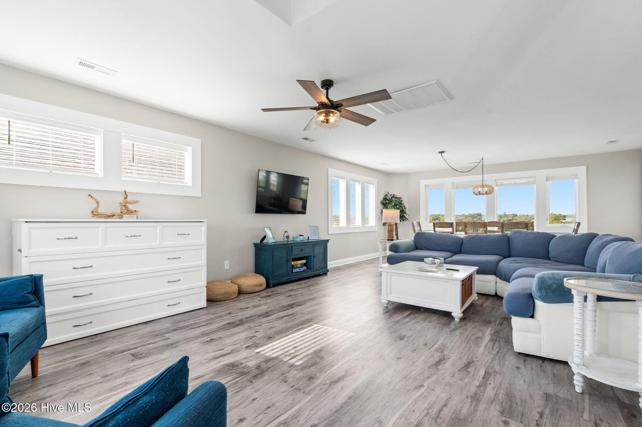 100568458 | Photo 10