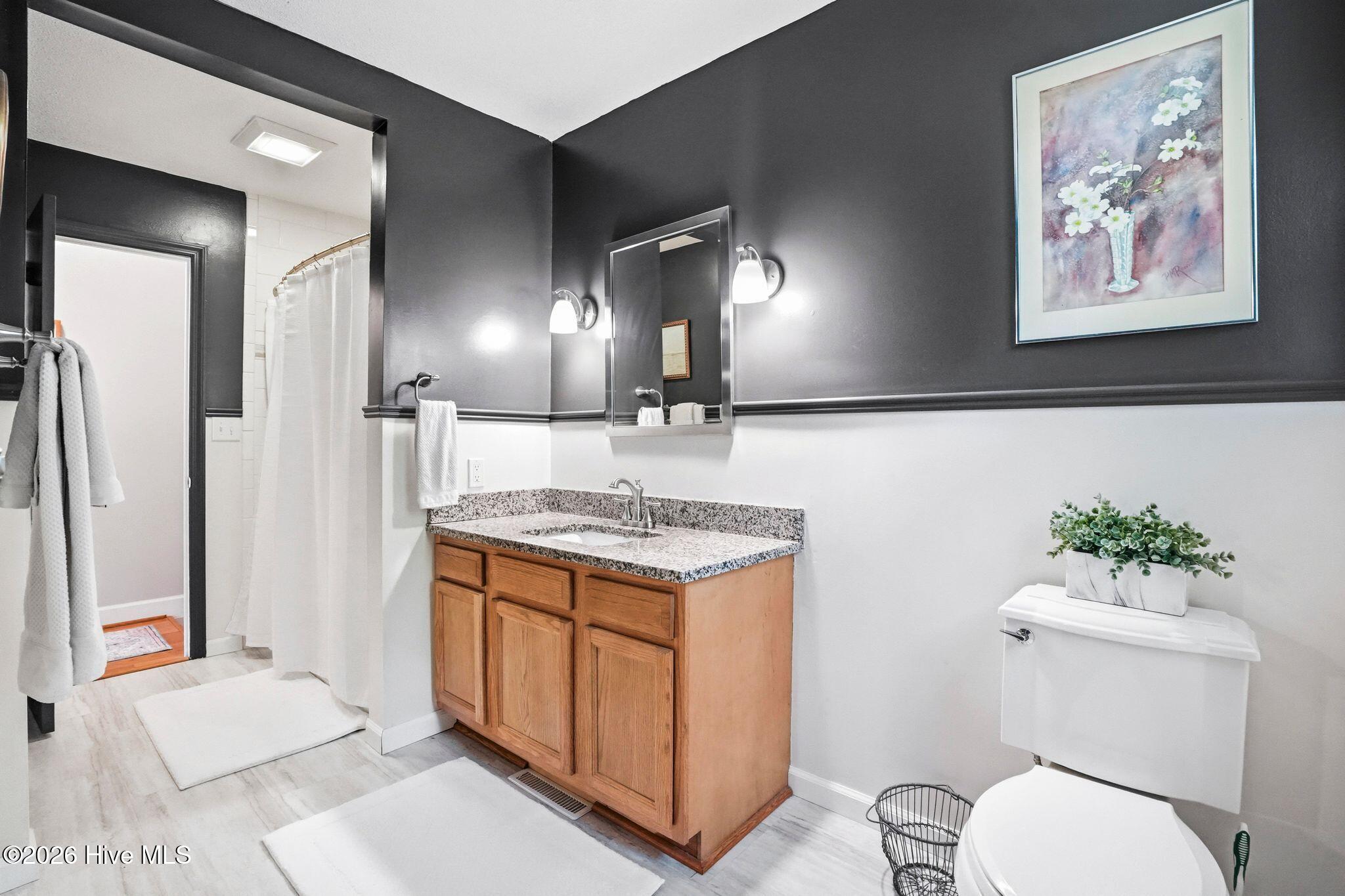 100568648 | Photo 44