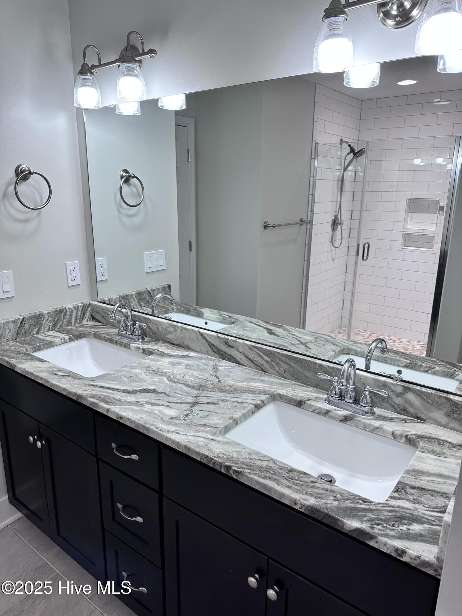 100534711 | Photo 14