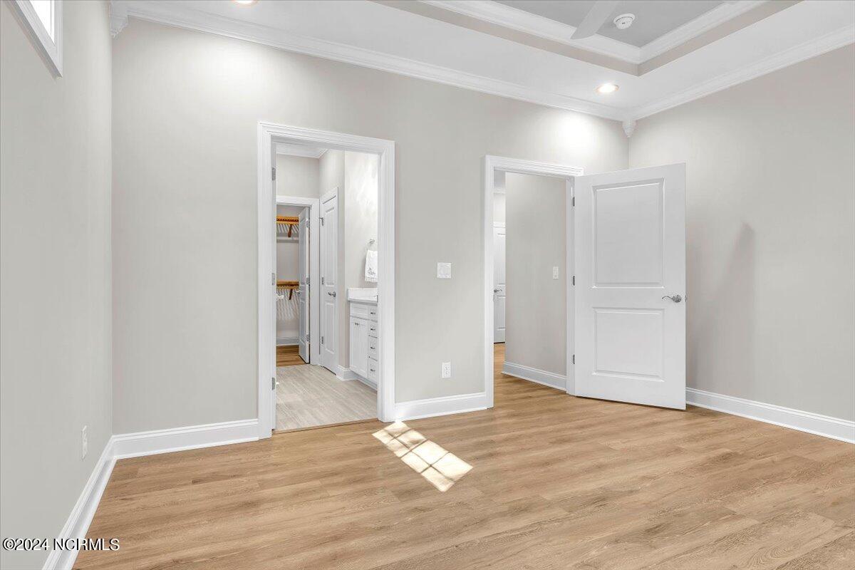 100535365 | Photo 23