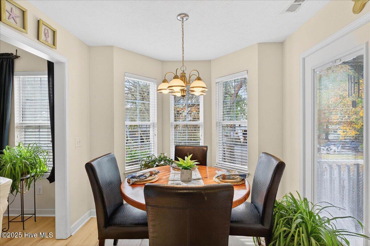 100543046 | Photo 11