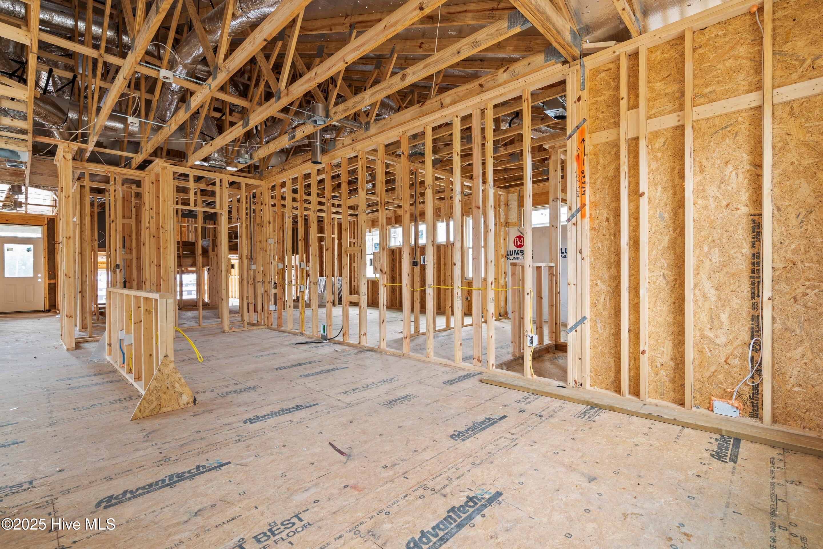 100543070 | Photo 43