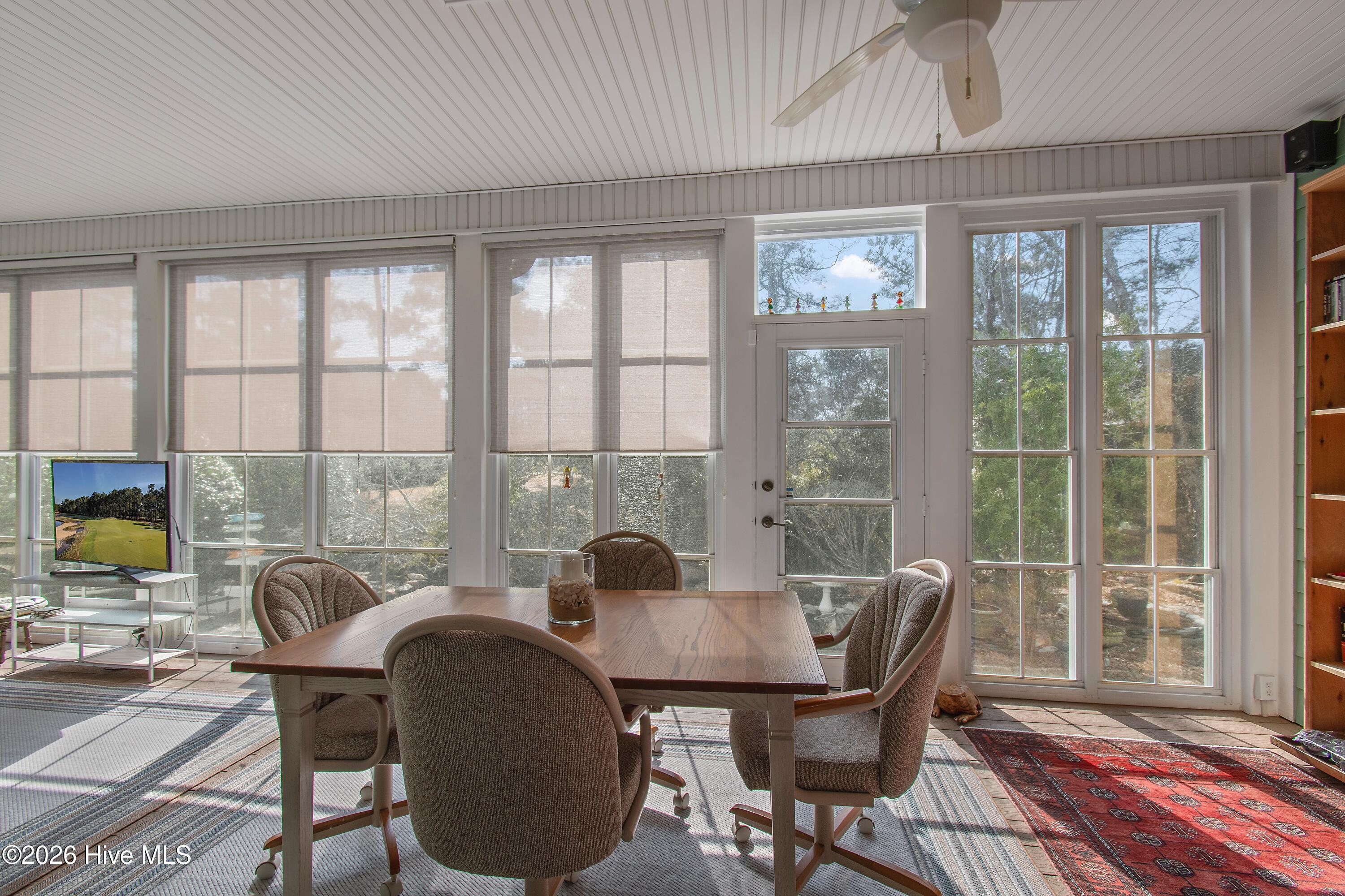 100556962 | Photo 12