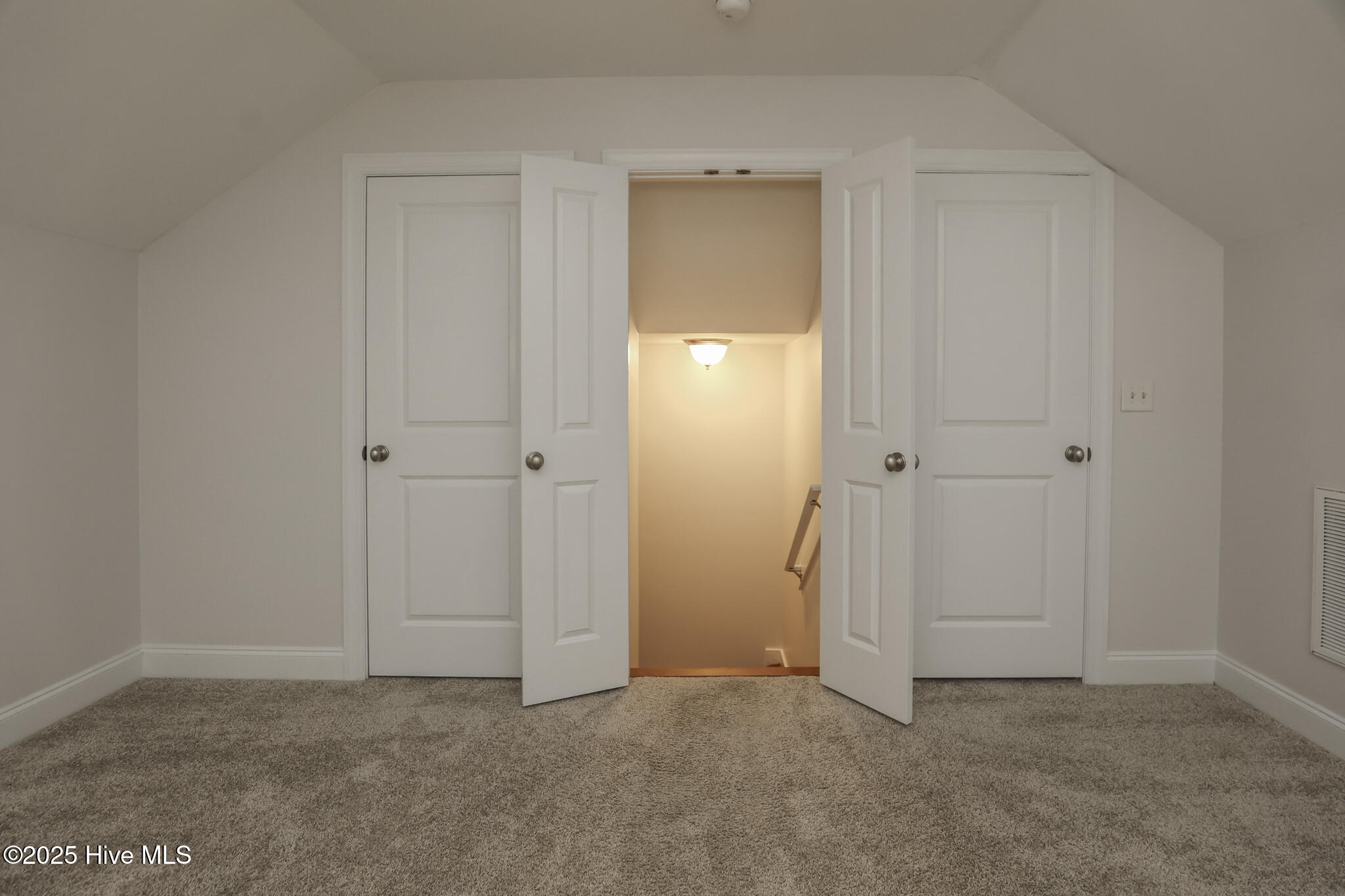 100530782 | Photo 21