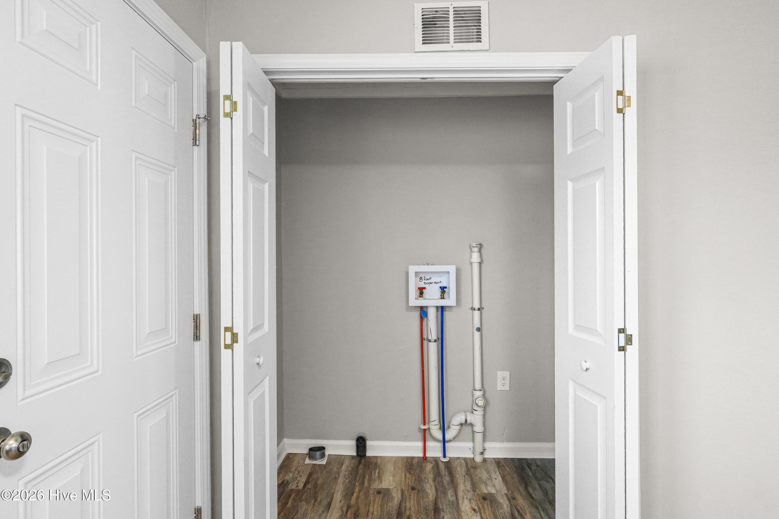 100558793 | Photo 13