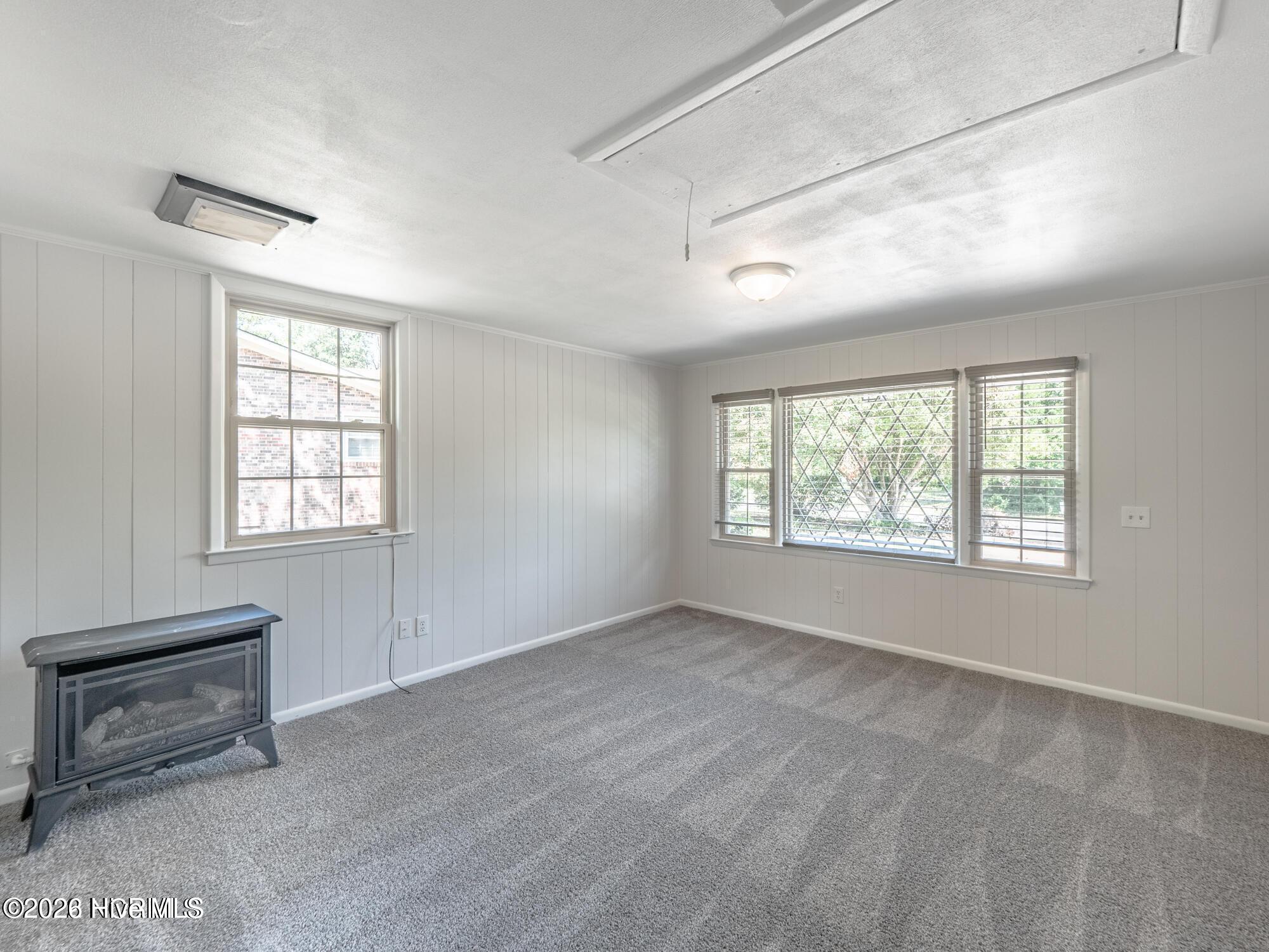 100562662 | Photo 11