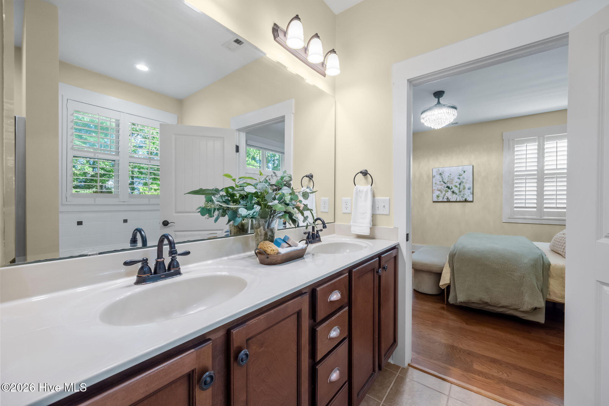 100569497 | Photo 31