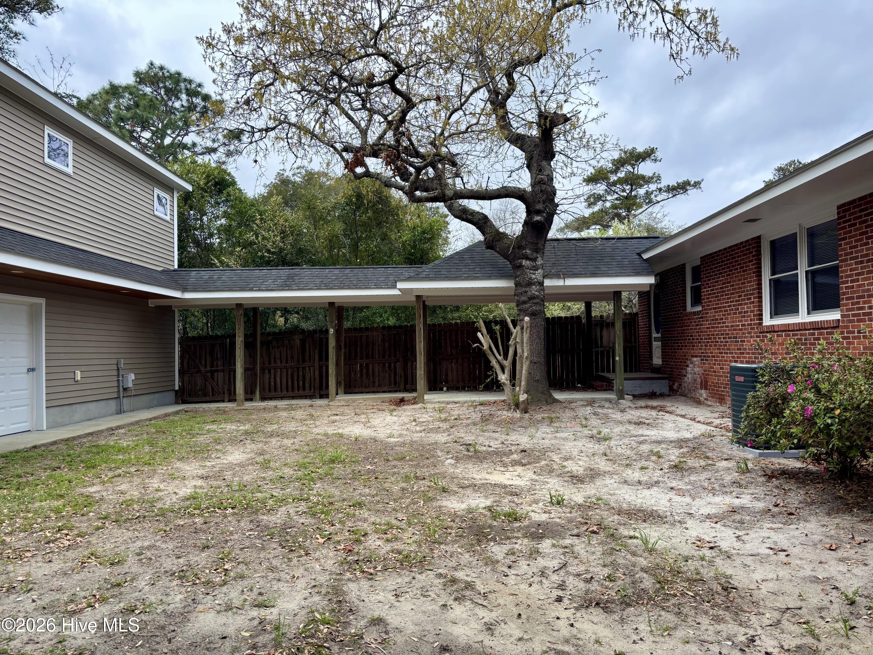 100561004 | Photo 25