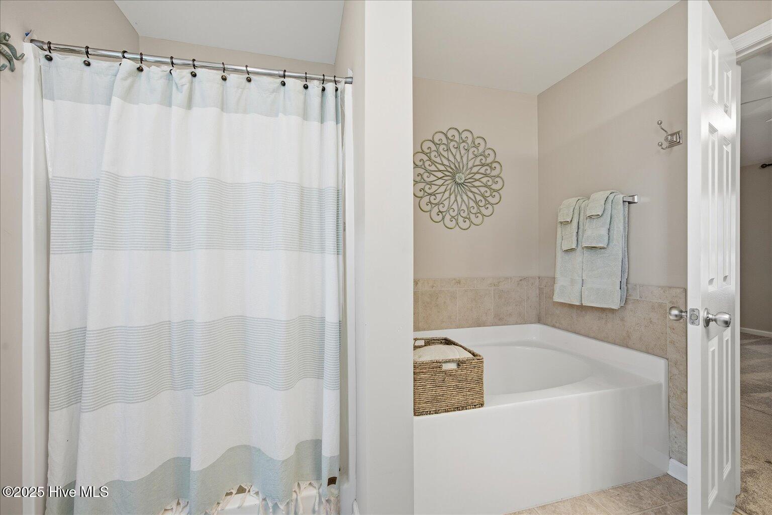 100543351 | Photo 33