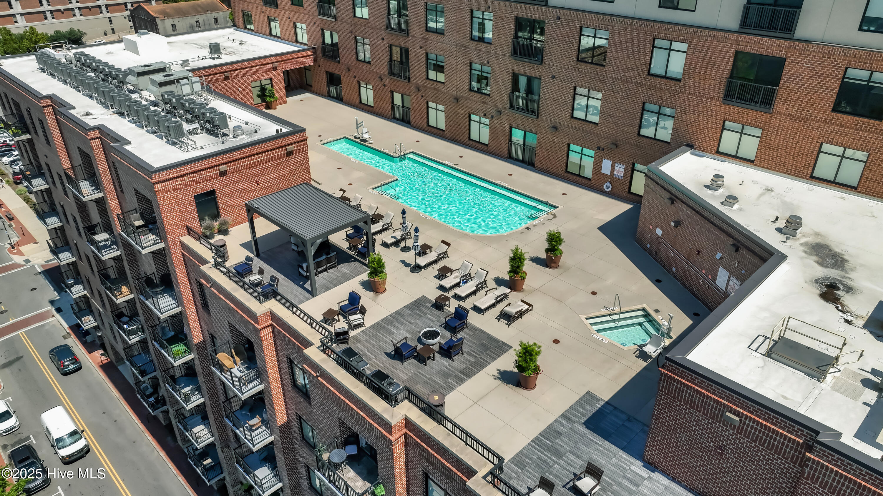 100526322 | Photo 80