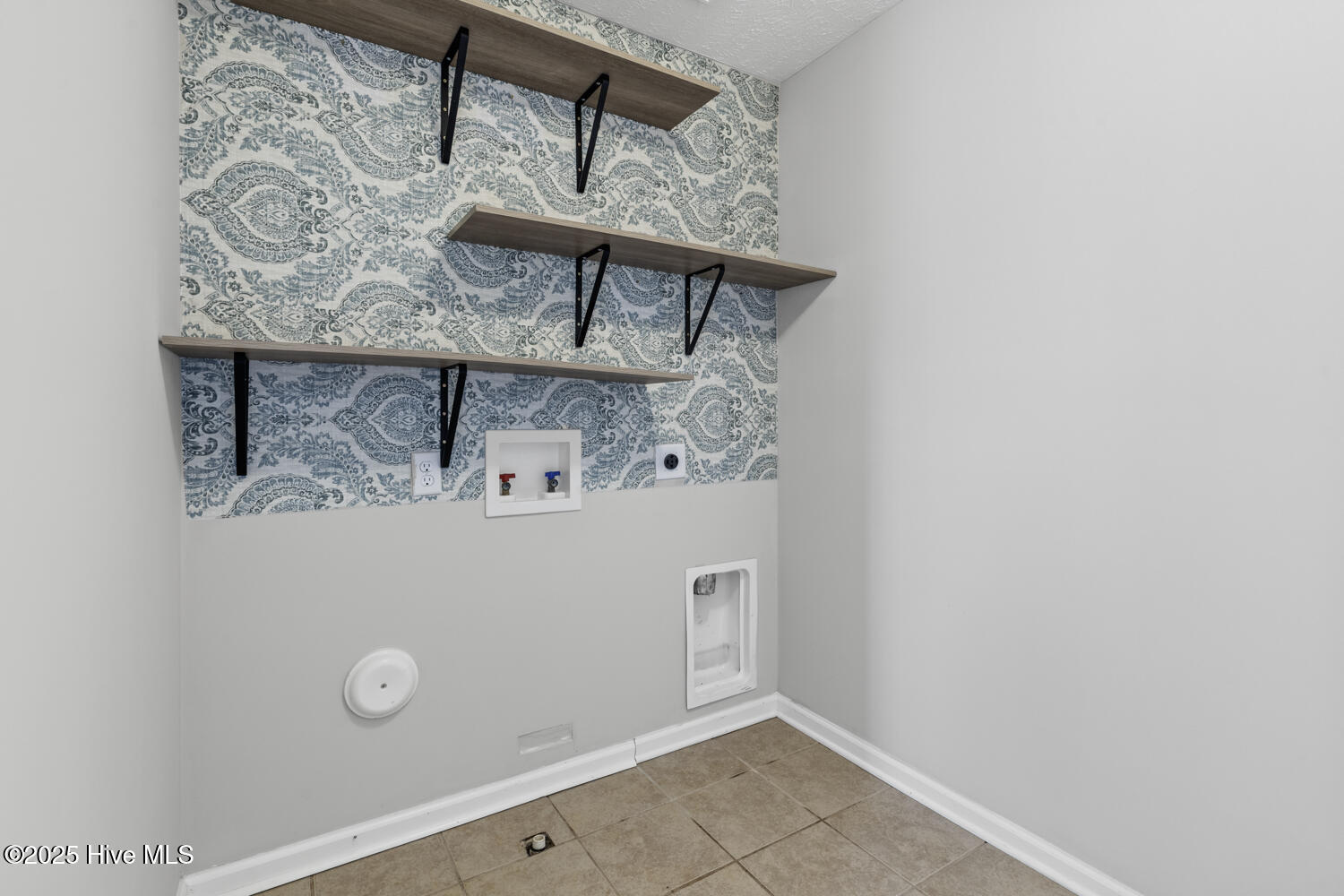 100540100 | Photo 18