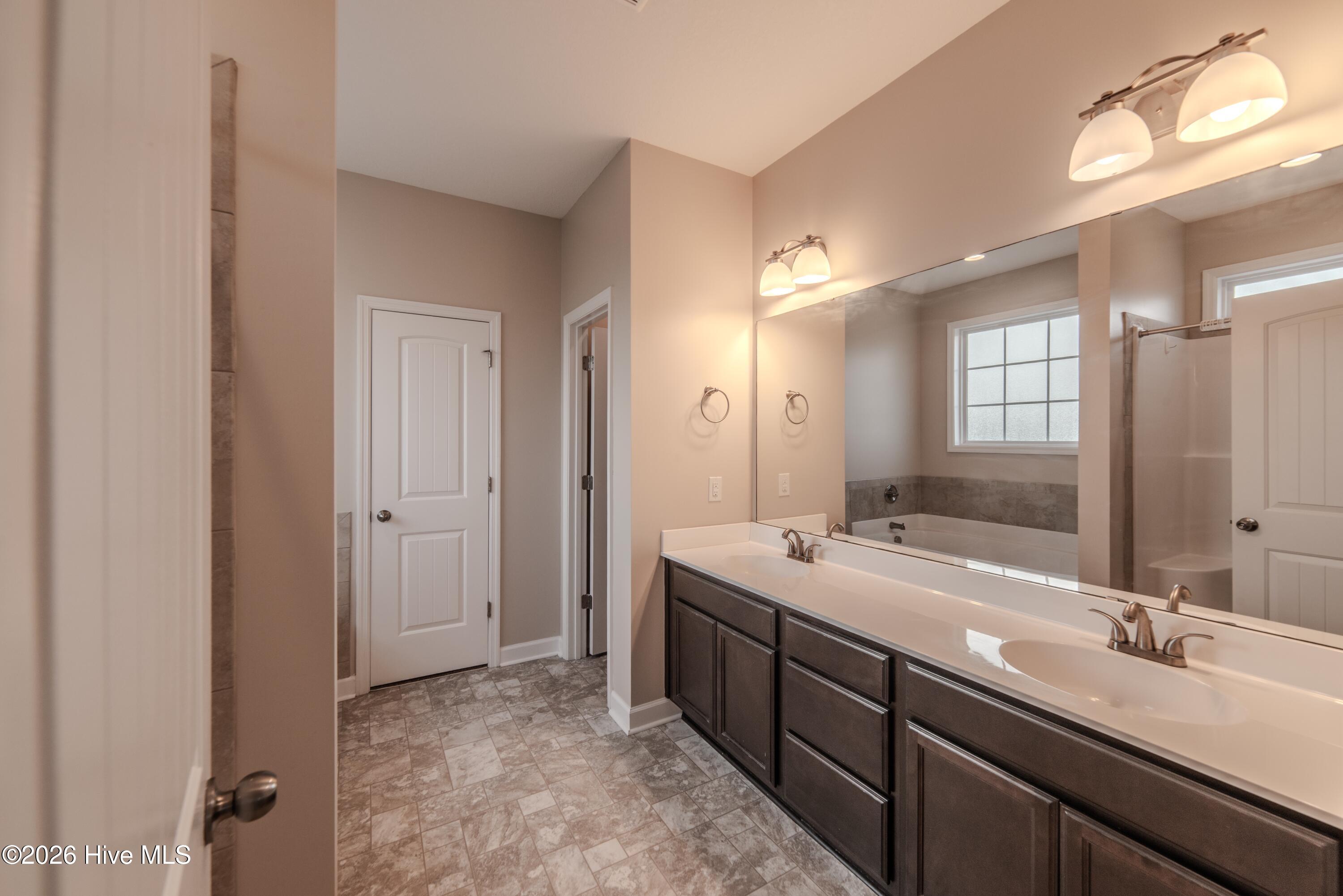 121 Shell Rock Circle, Hubert, NC 28539 – photo 12: DSC_8920-HDR-2