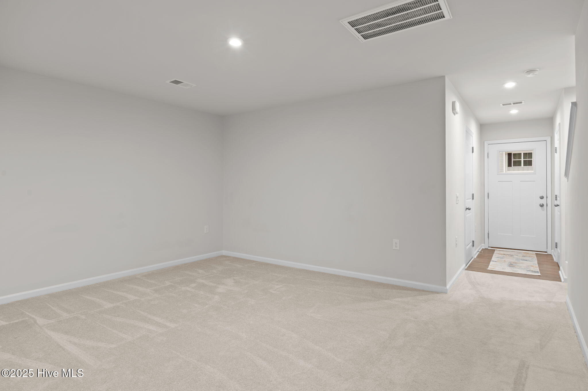 100546281 | Photo 15