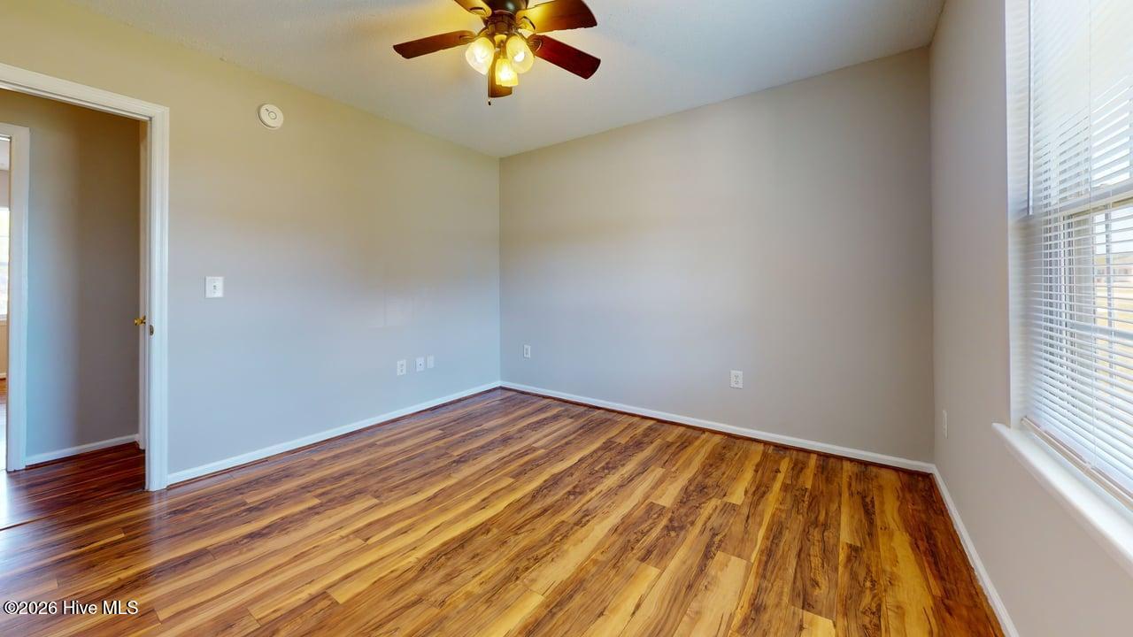 100564739 | Photo 28