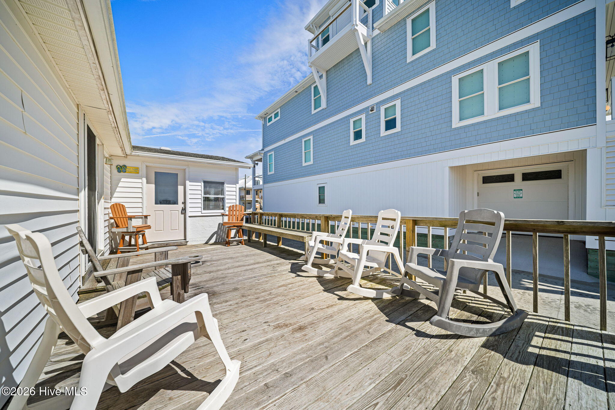 100561406 | Photo 15