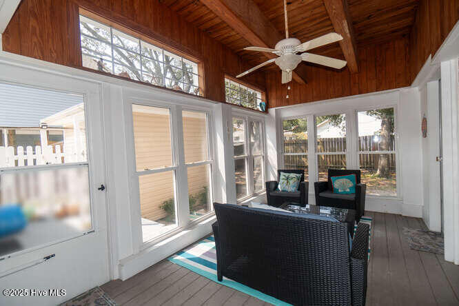 100528759 | Photo 18