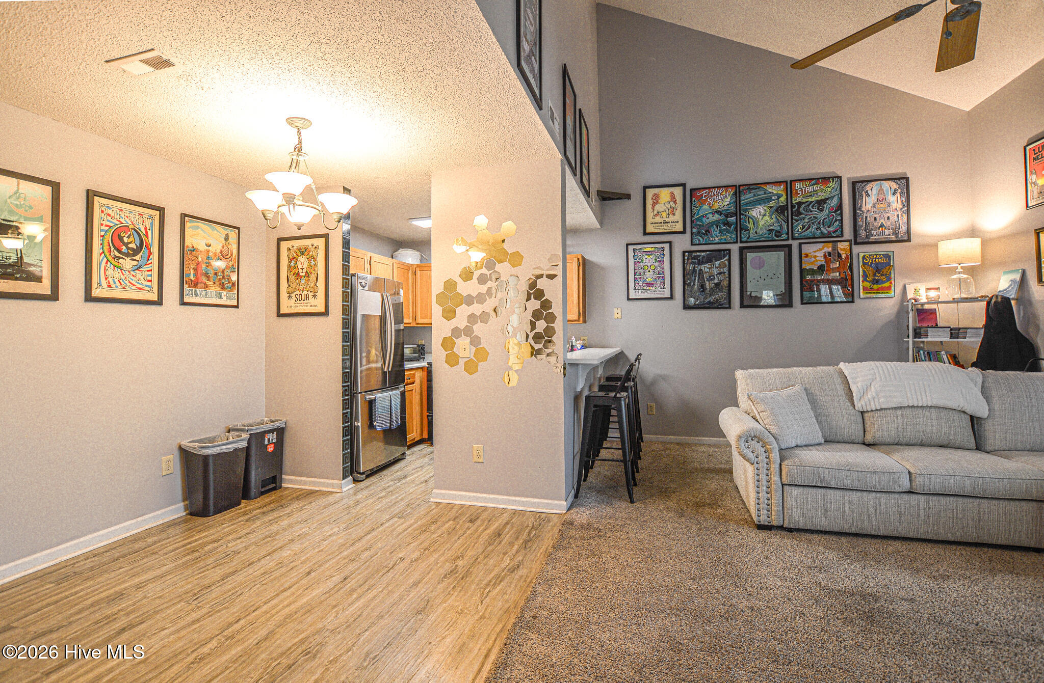 100566990 | Photo 12