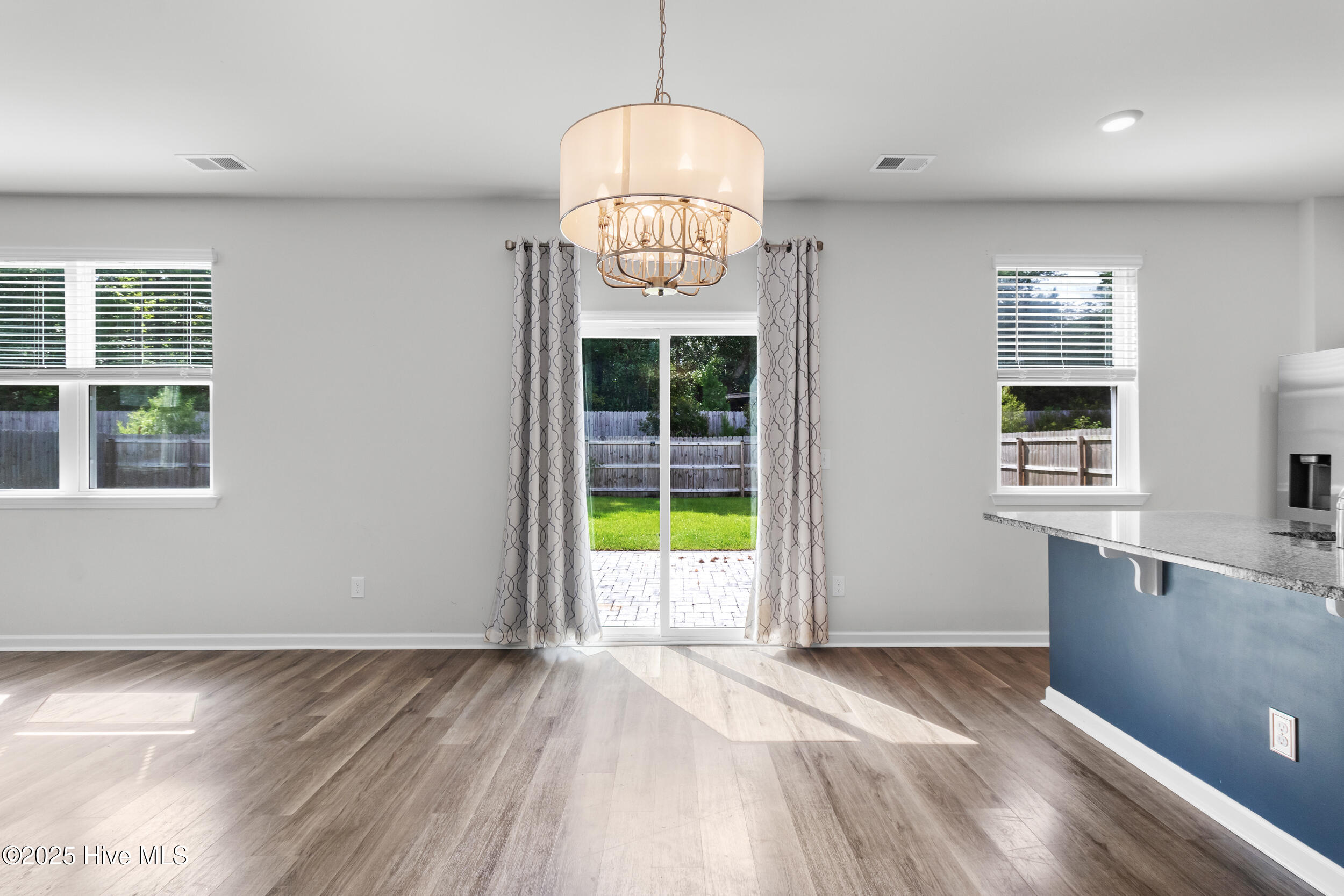 100519955 | Photo 10