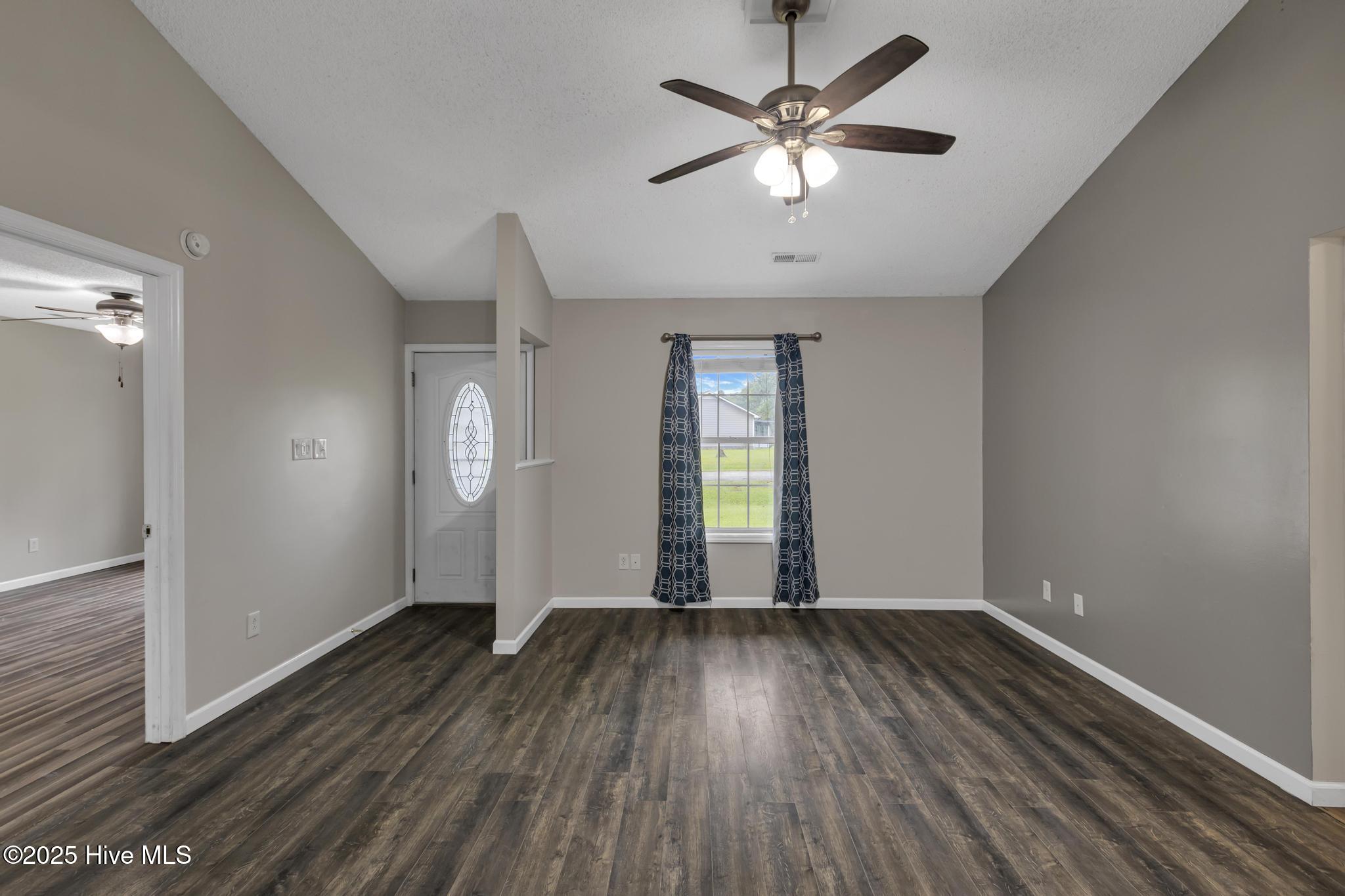 101 Donna Court, Hubert, NC 28539 – photo 4: IMG_0844