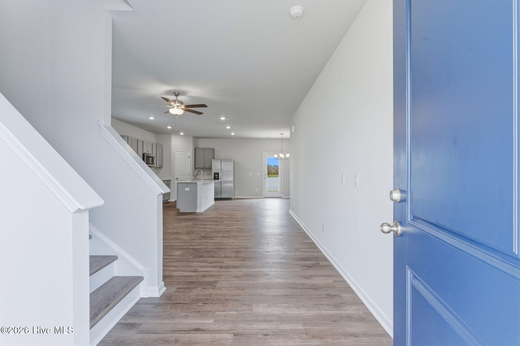 100532613 | Photo 18