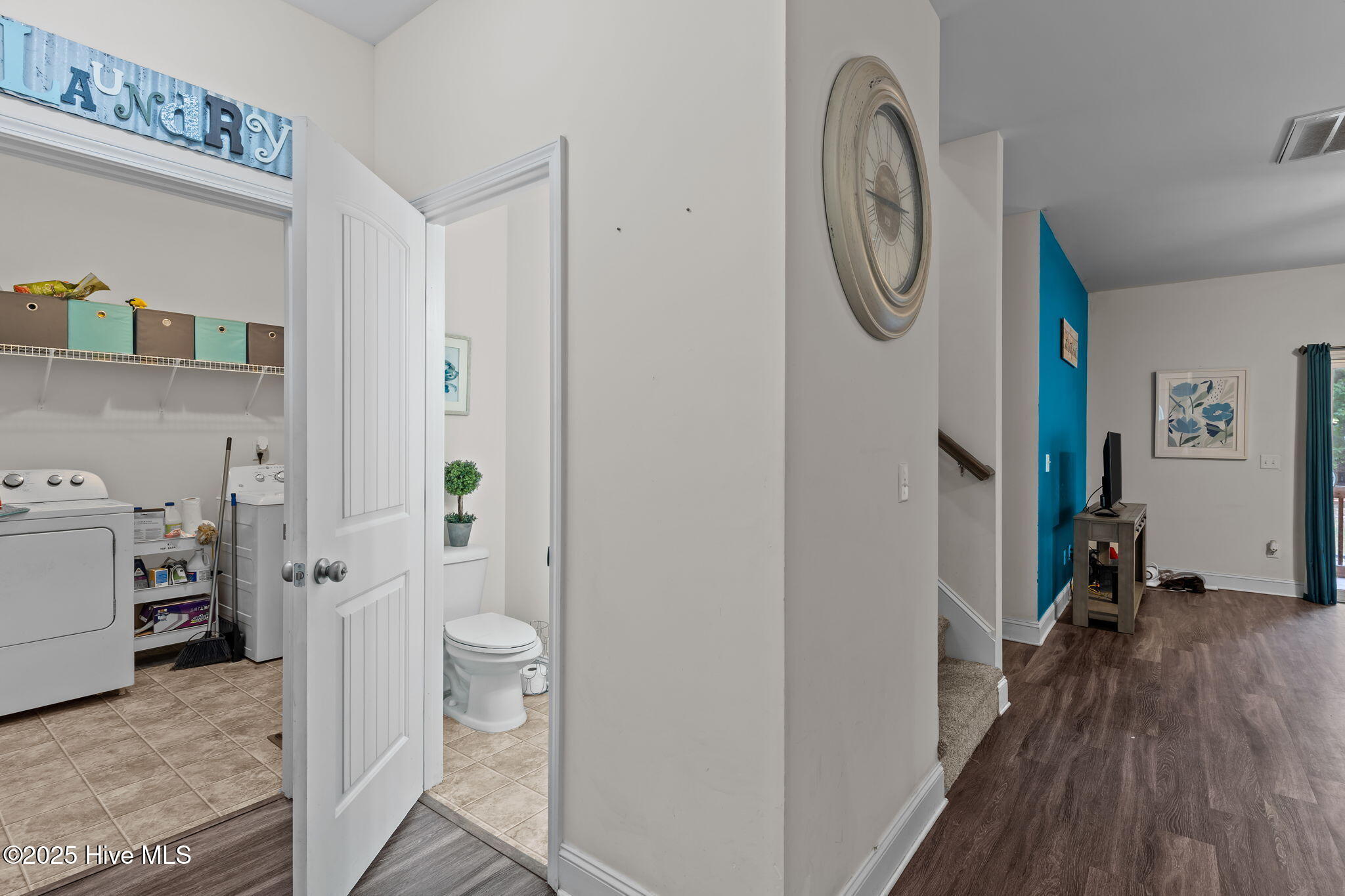 100537079 | Photo 24