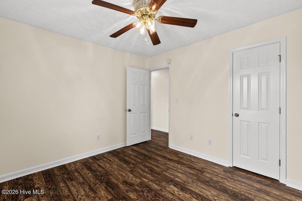 100567126 | Photo 24