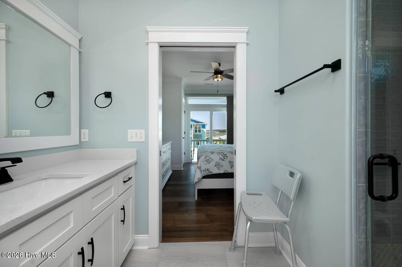 100560212 | Photo 139