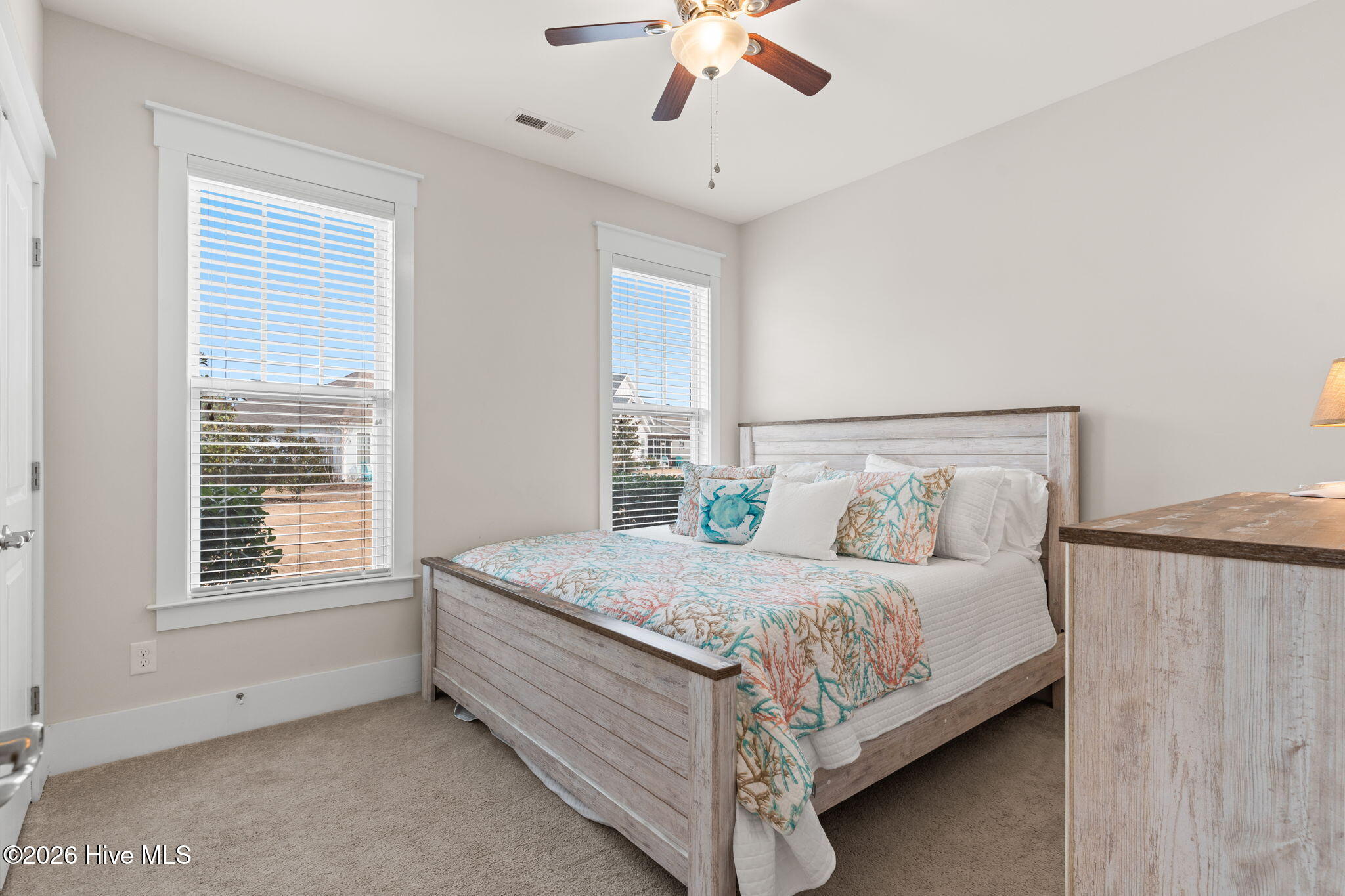 100555251 | Photo 40