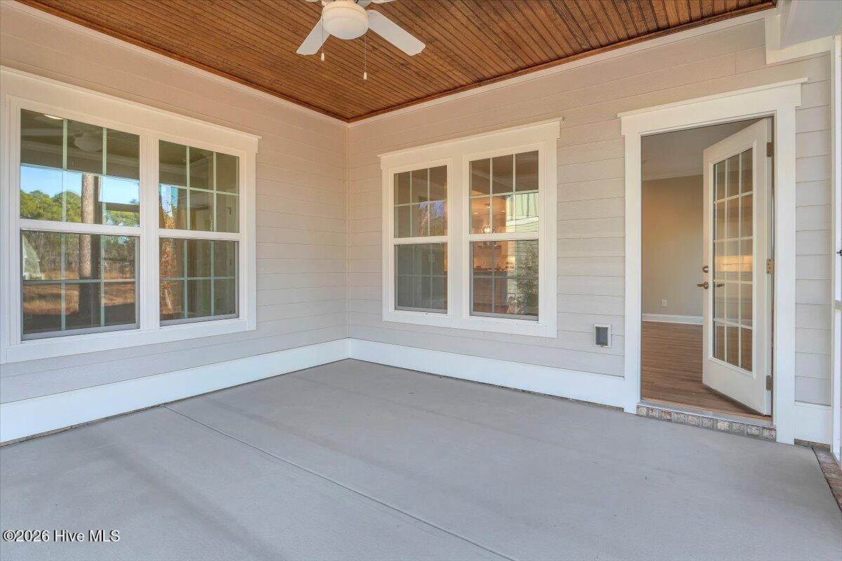 100524155 | Photo 65